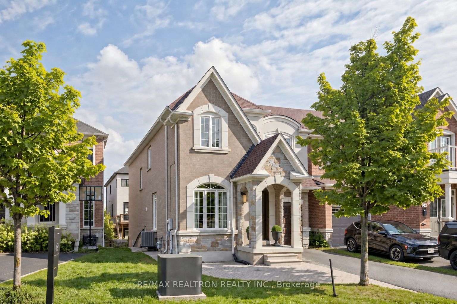 59 Dewpoint Road, Vaughan, ON L4J 9E1 photo 2
