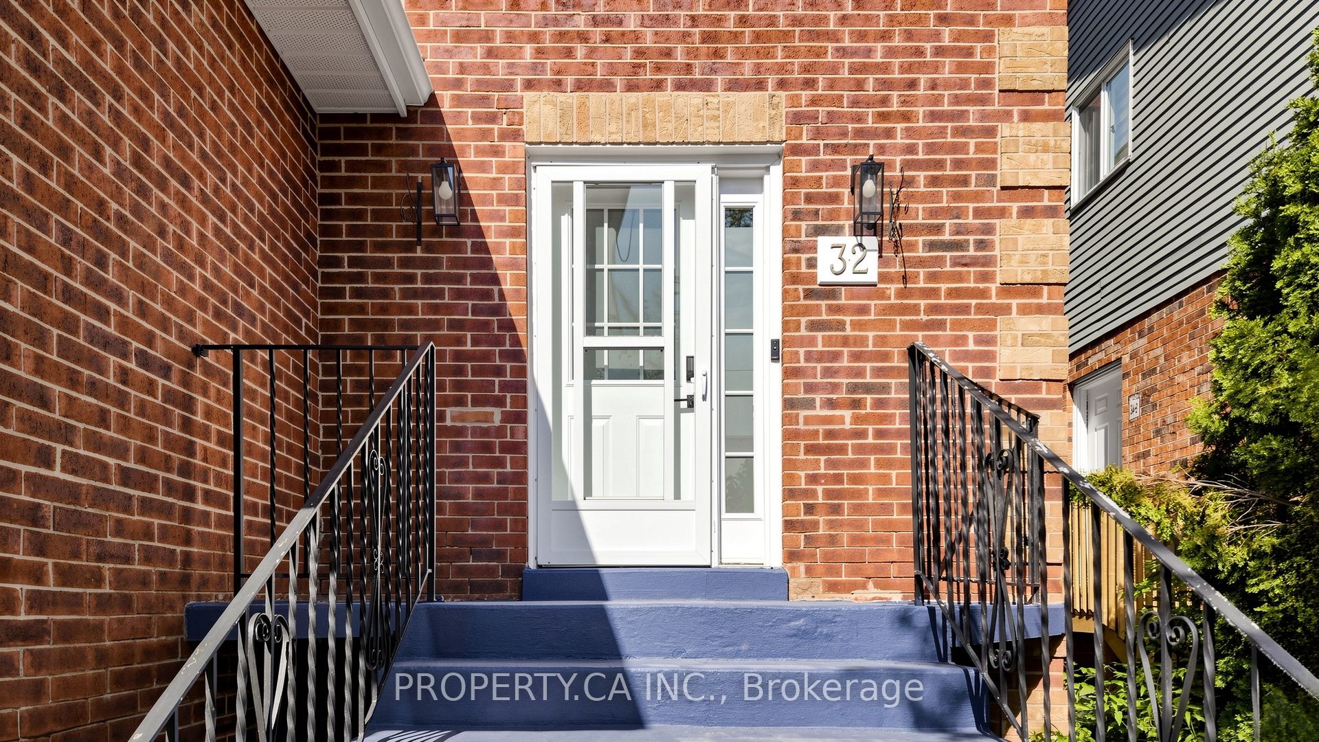 32 Hodgins Avenue, Georgina, ON L4P 3T3 photo 3
