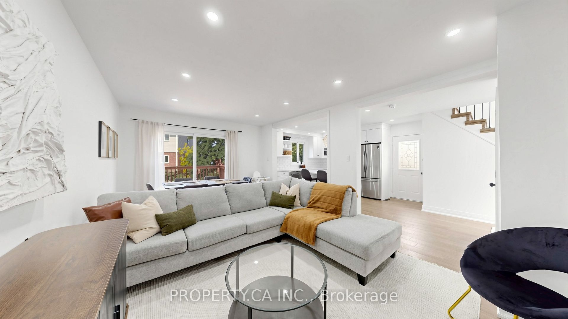 32 Hodgins Avenue, Georgina, ON L4P 3T3 photo 4