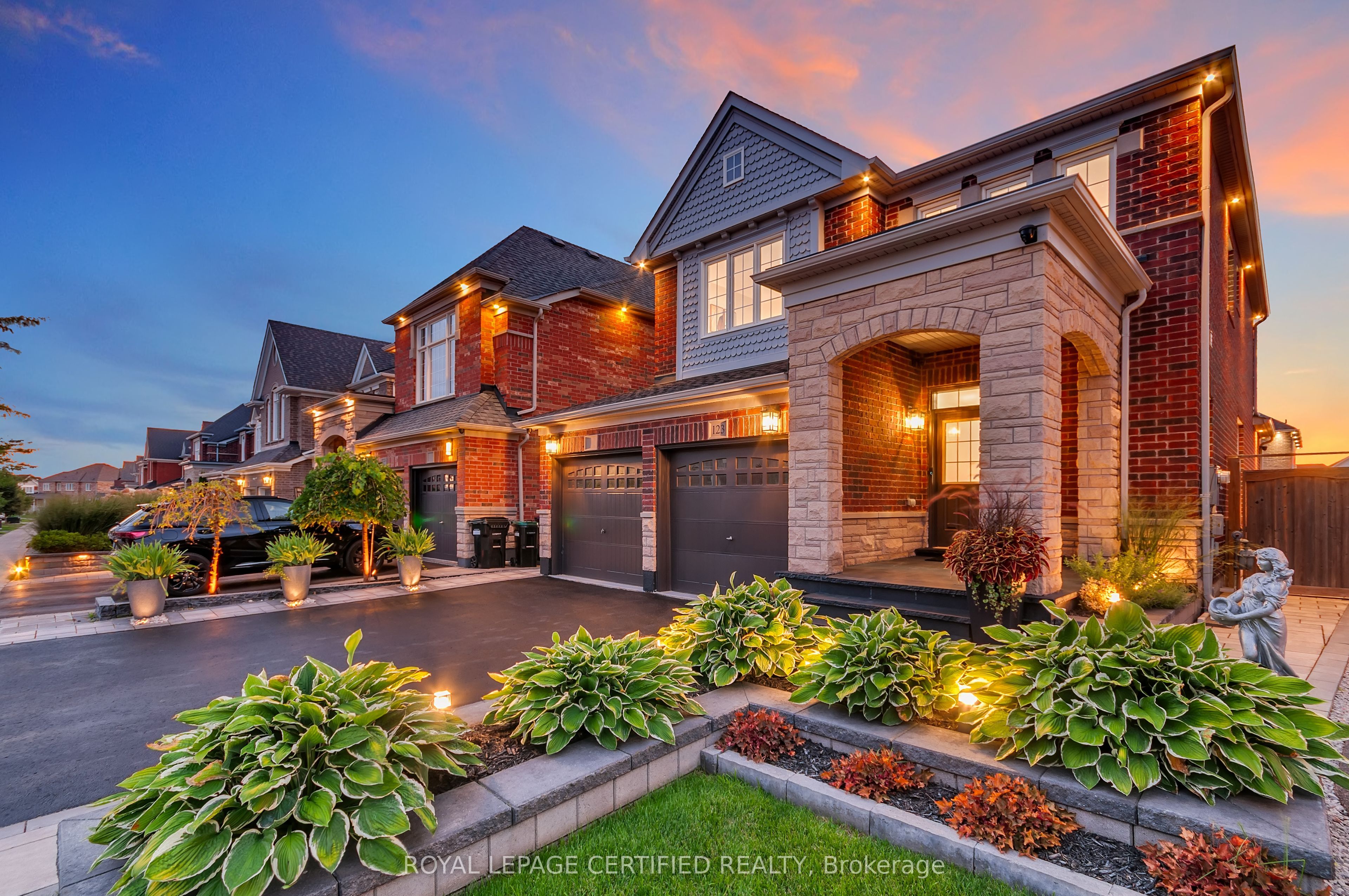 123 Mcdonnell Crescent, Bradford West Gwillimbury, ON L3Z 0S8 photo 2