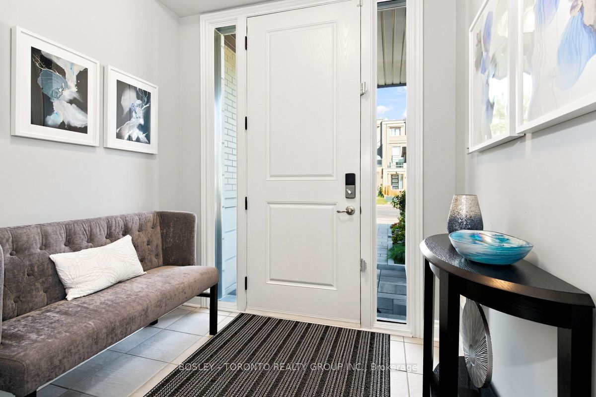 581 Marc Santi Boulevard, Vaughan, ON L6A 4Z8 photo 3