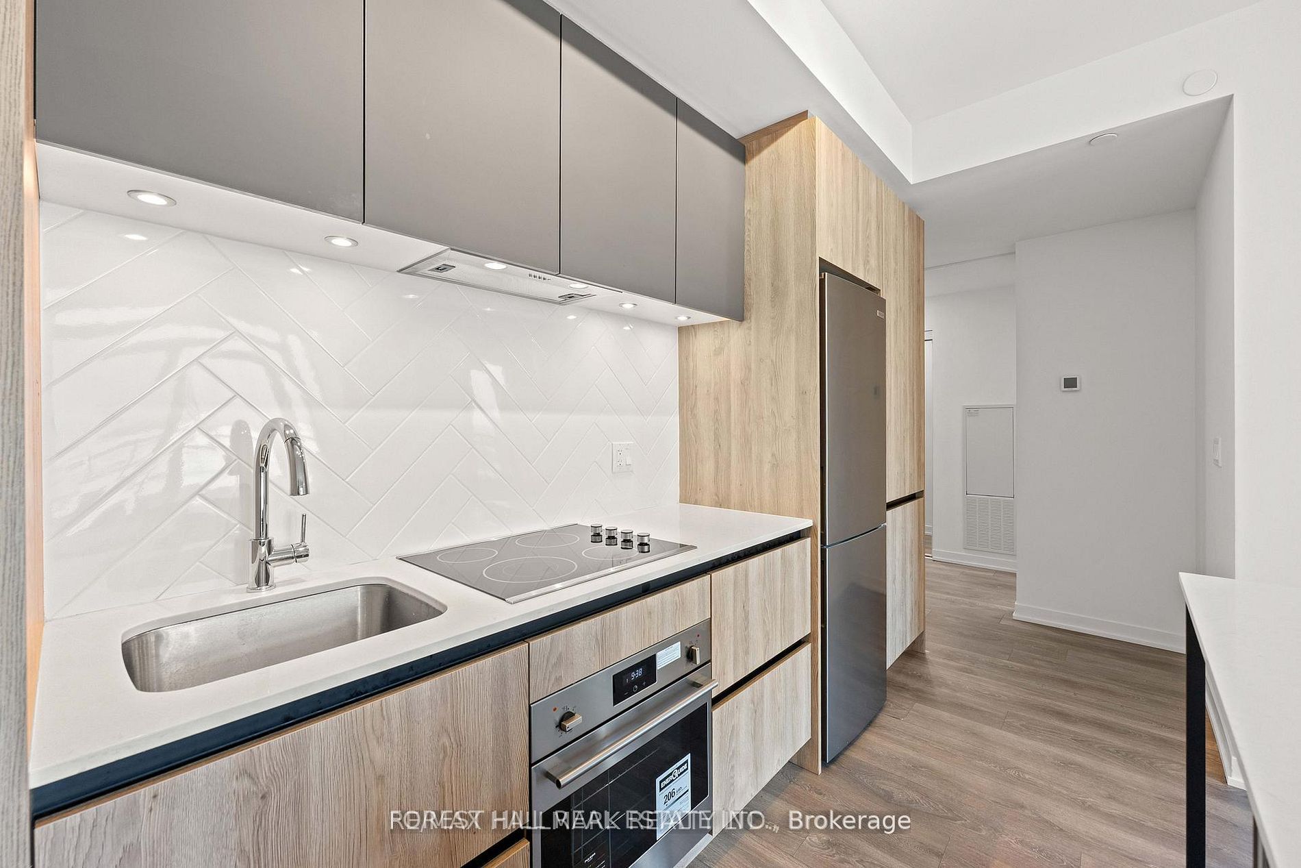 7950 Bathurst Street 1524, Vaughan, ON L4J 0L4