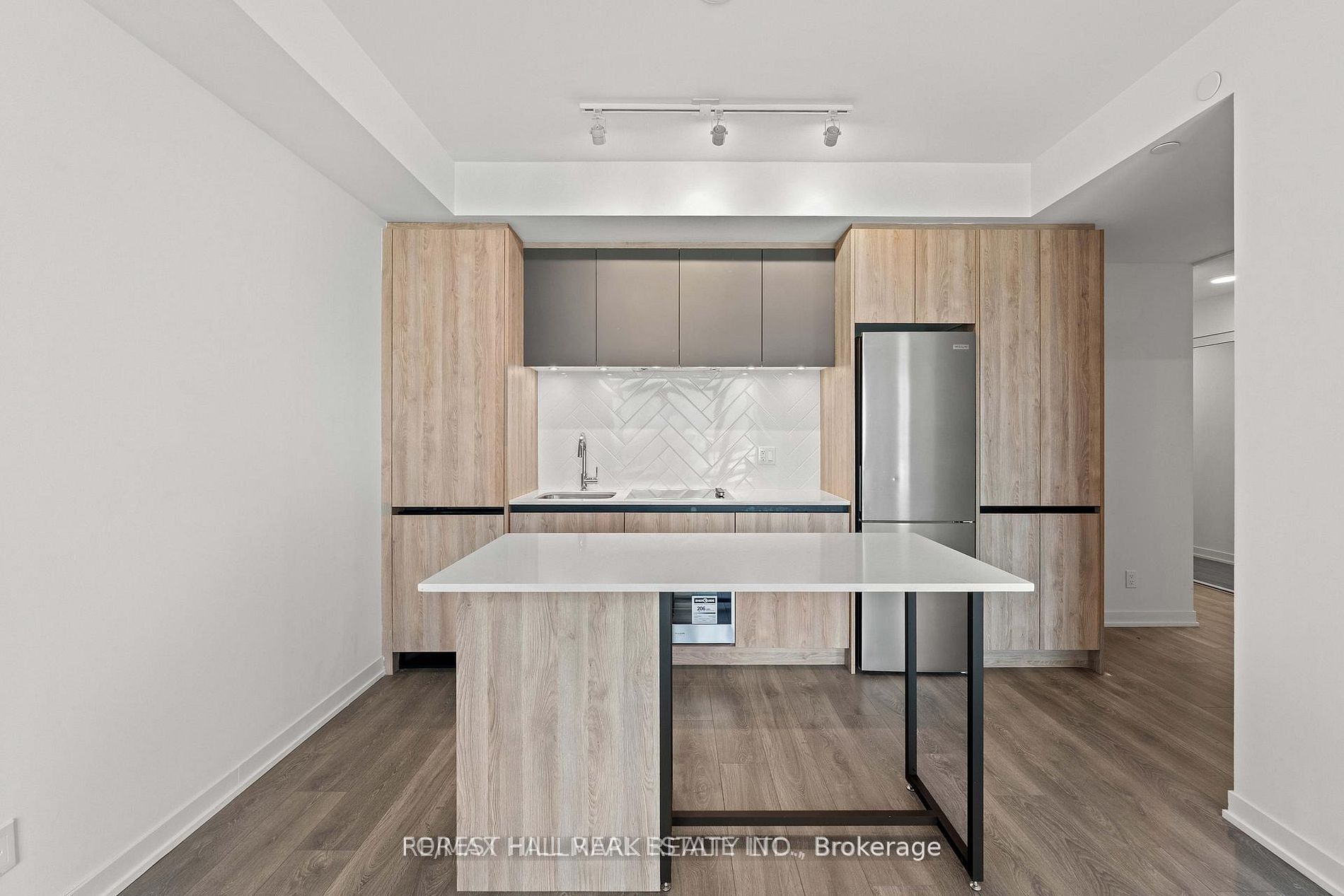 7950 Bathurst Street 1524, Vaughan, ON L4J 0L4 photo 5
