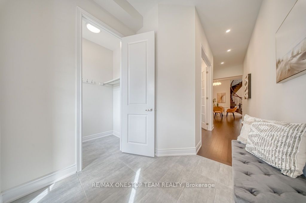 70 Madoc Place, Vaughan, ON L4H 3W3 photo 4