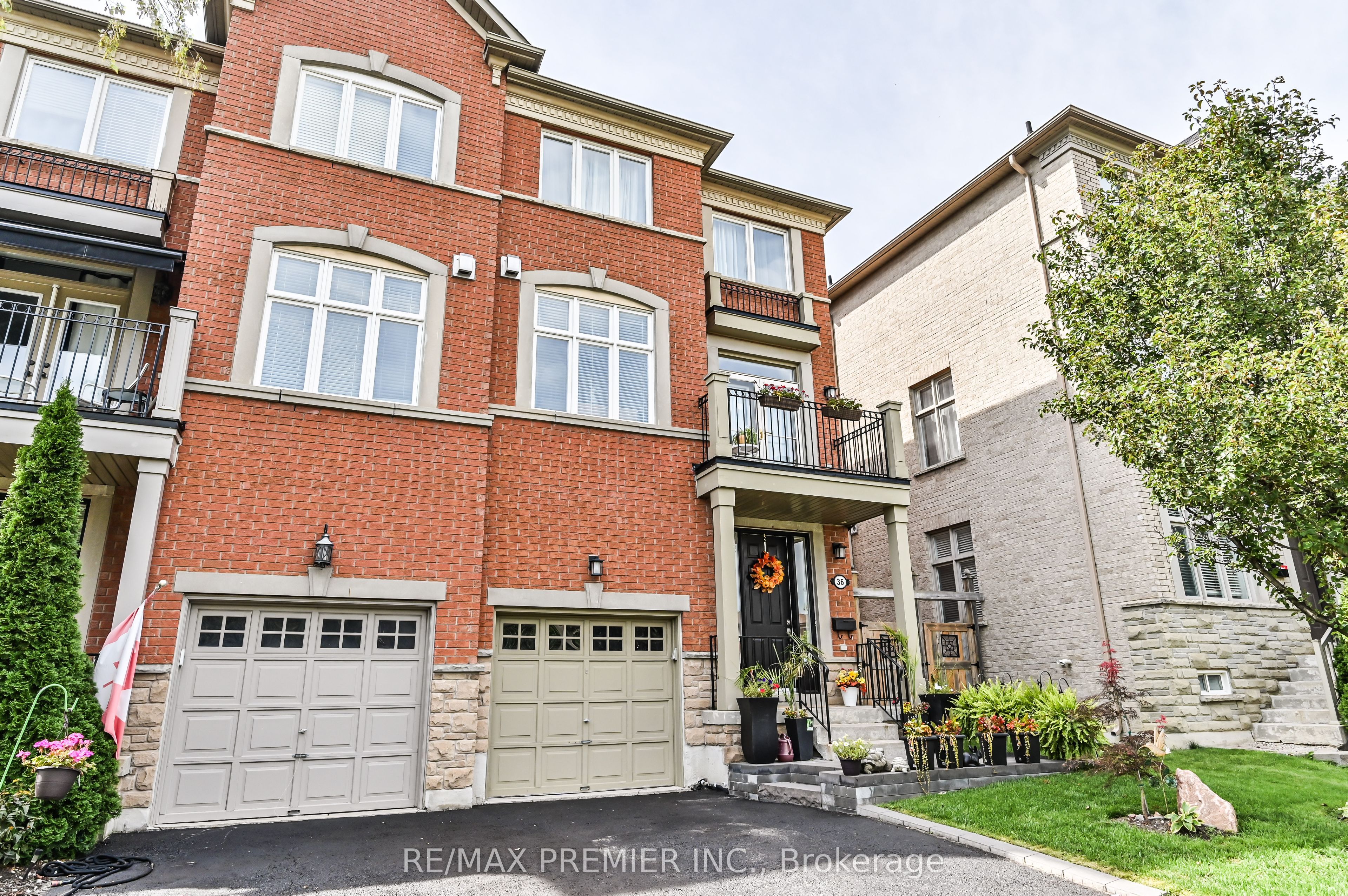 36 Helen Street, Vaughan, ON L4L 3S3 photo 2