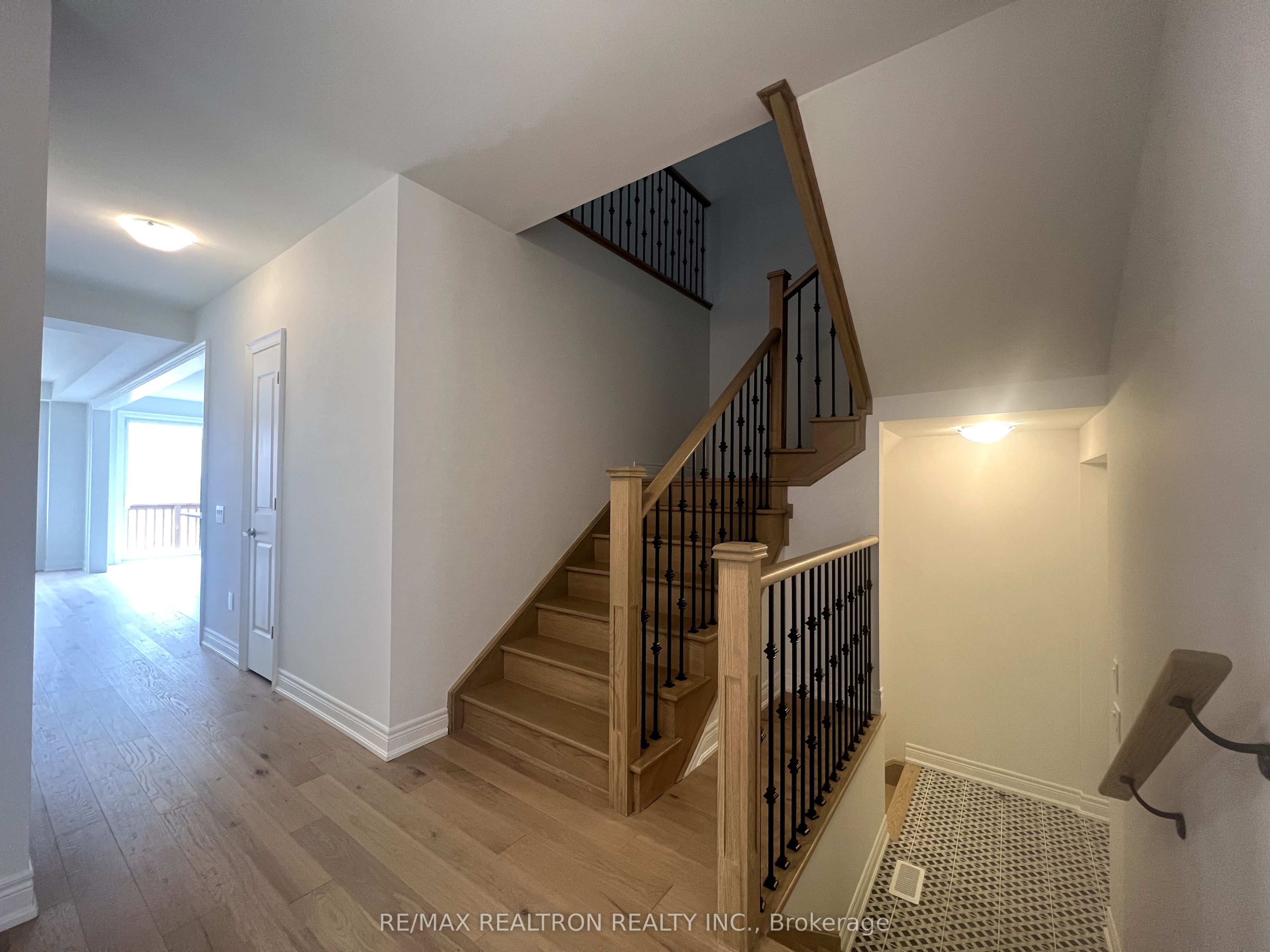 65 Kentledge Avenue, East Gwillimbury, ON L9N 0V9 photo 4