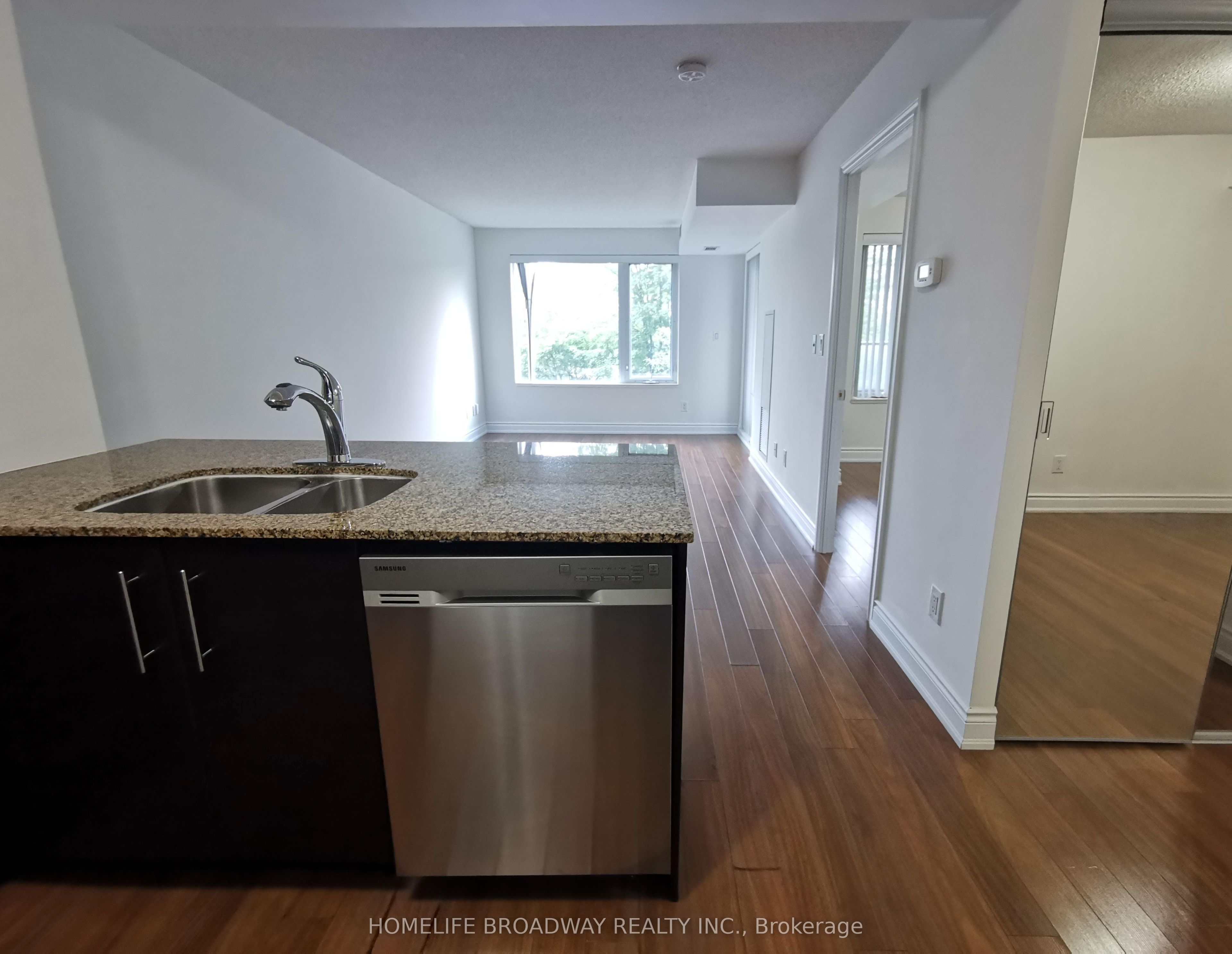 273 South Park Road 201, Markham, ON L3T 0B5 photo 5