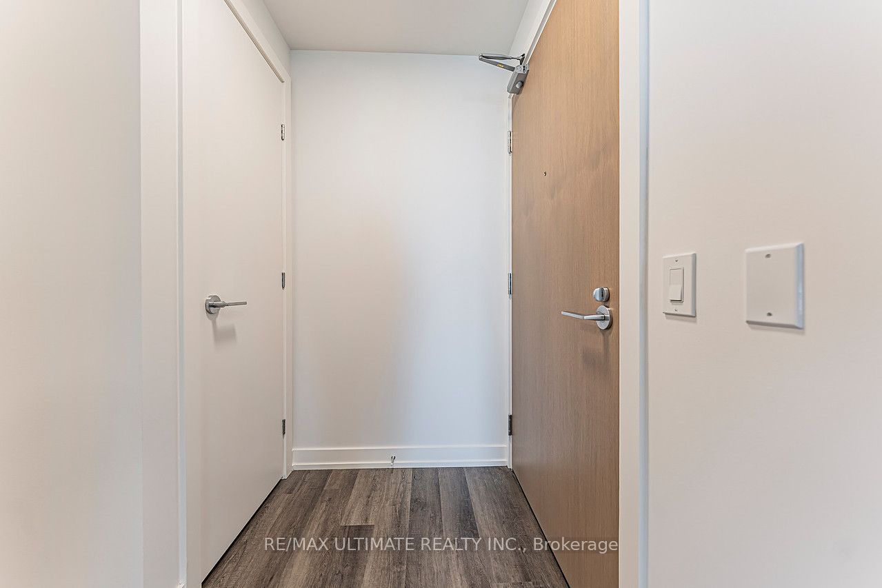 5 Meadowdale Road 1112, Vaughan, ON L4K 0C7 photo 3