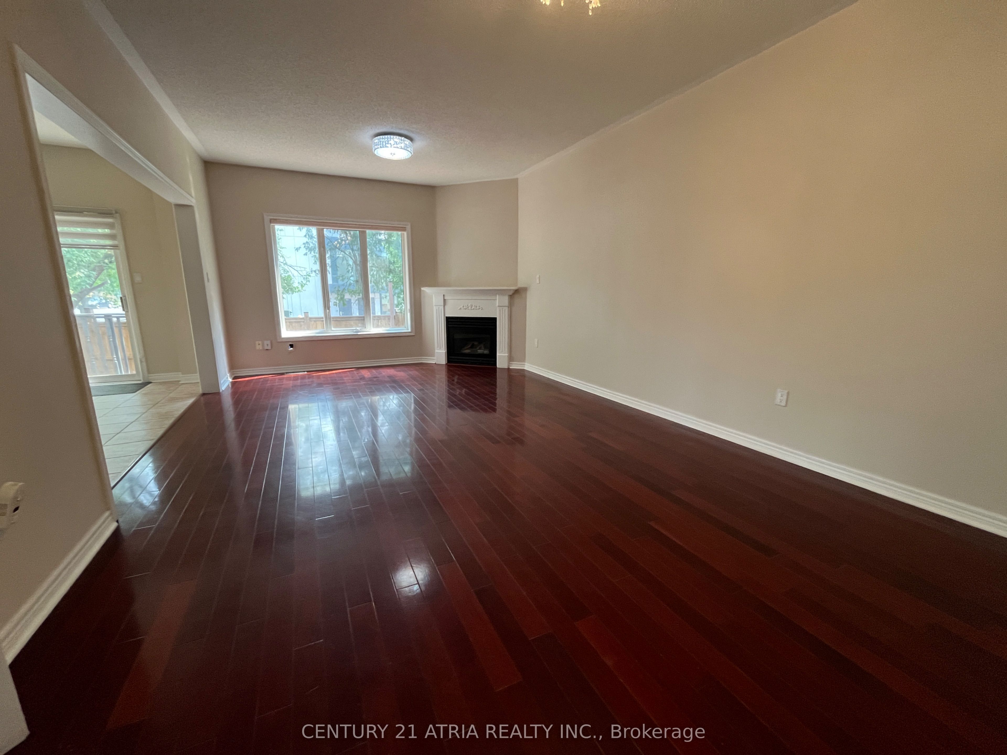 69 Loredana Court, Richmond Hill, ON L4C 0P2 photo 3