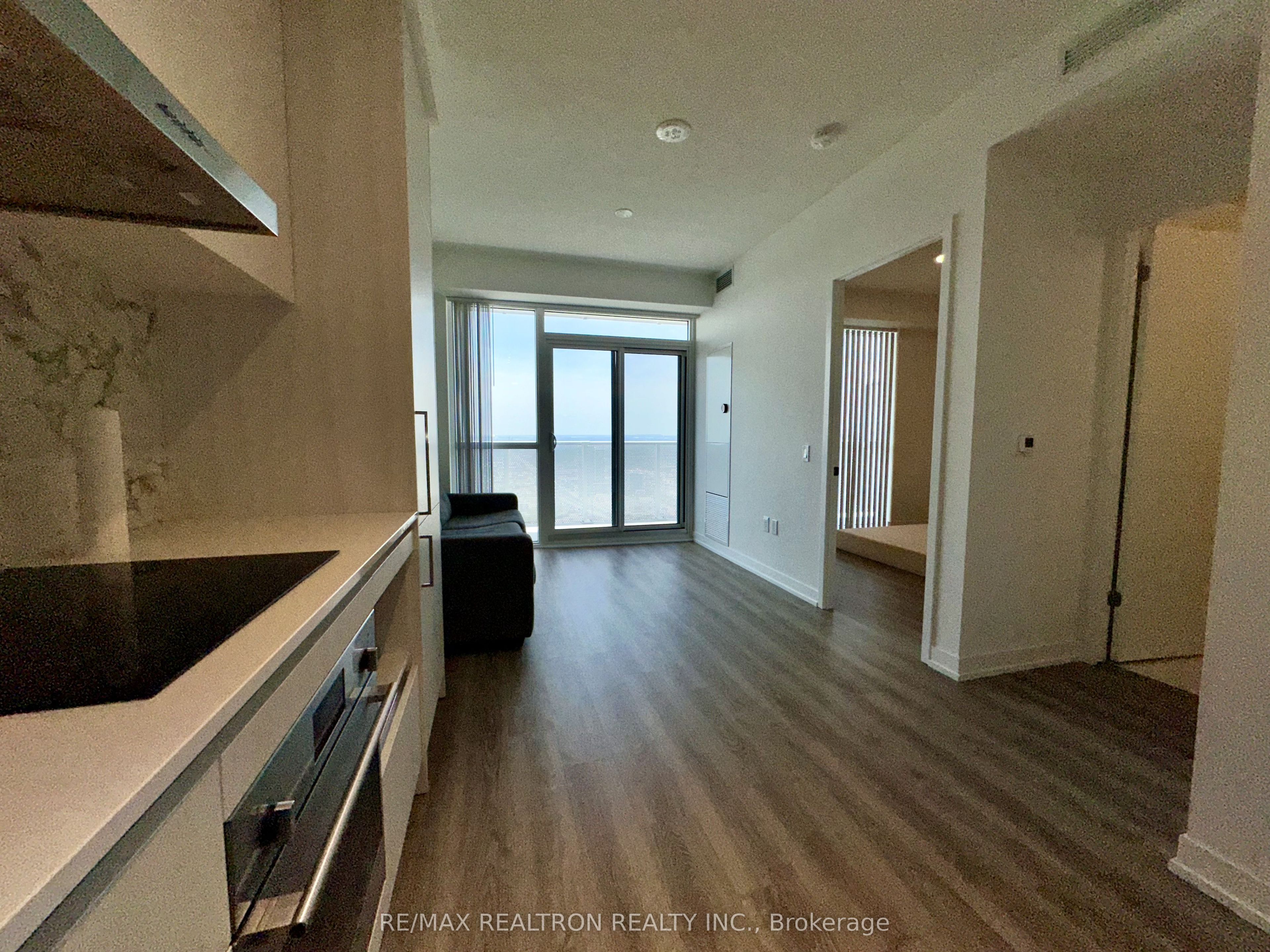 195 Commerce Street E 4808, Vaughan, ON L4K 0P9 photo 3