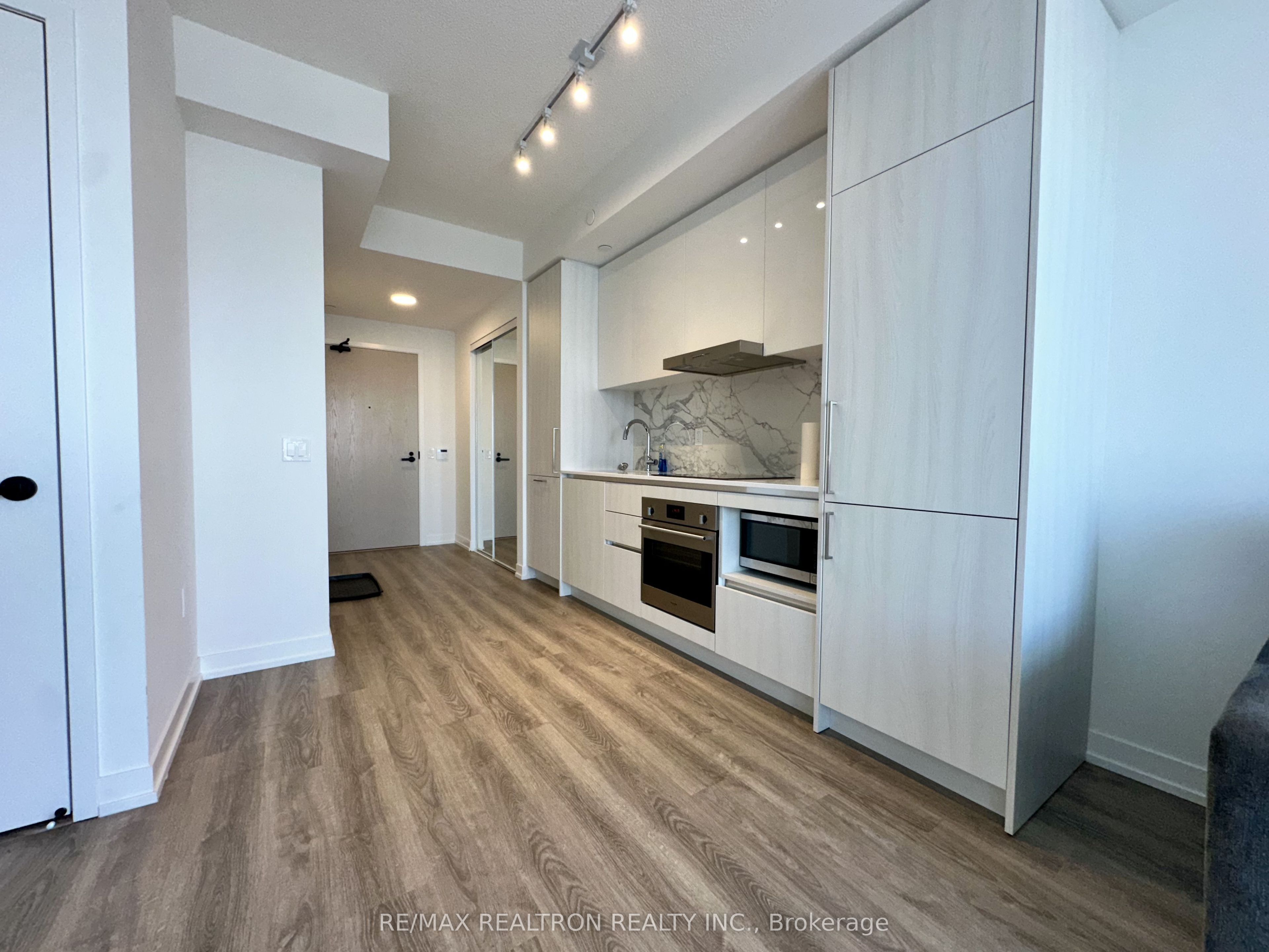 195 Commerce Street E 4808, Vaughan, ON L4K 0P9 photo 4
