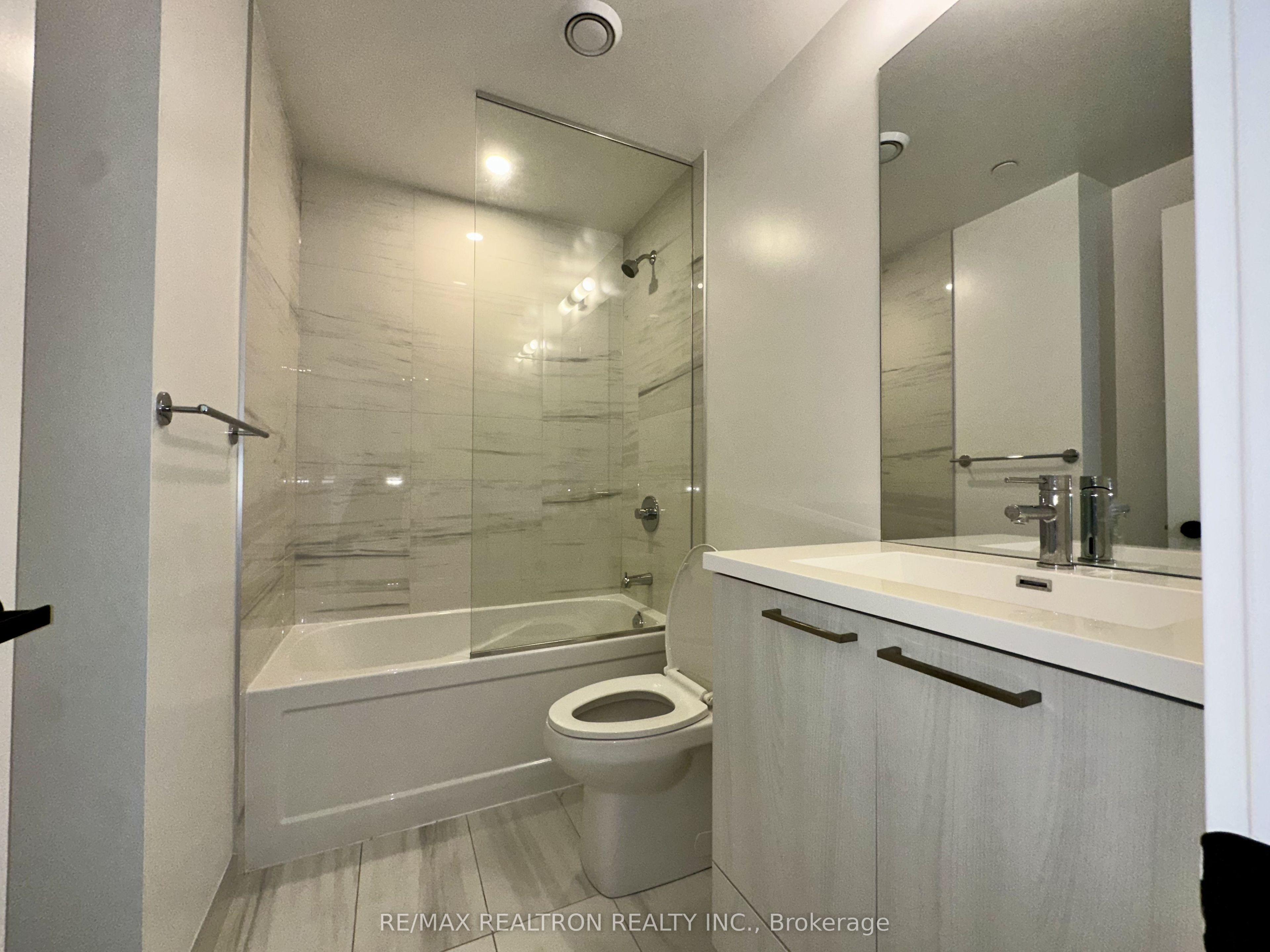 195 Commerce Street E 4808, Vaughan, ON L4K 0P9 photo 5