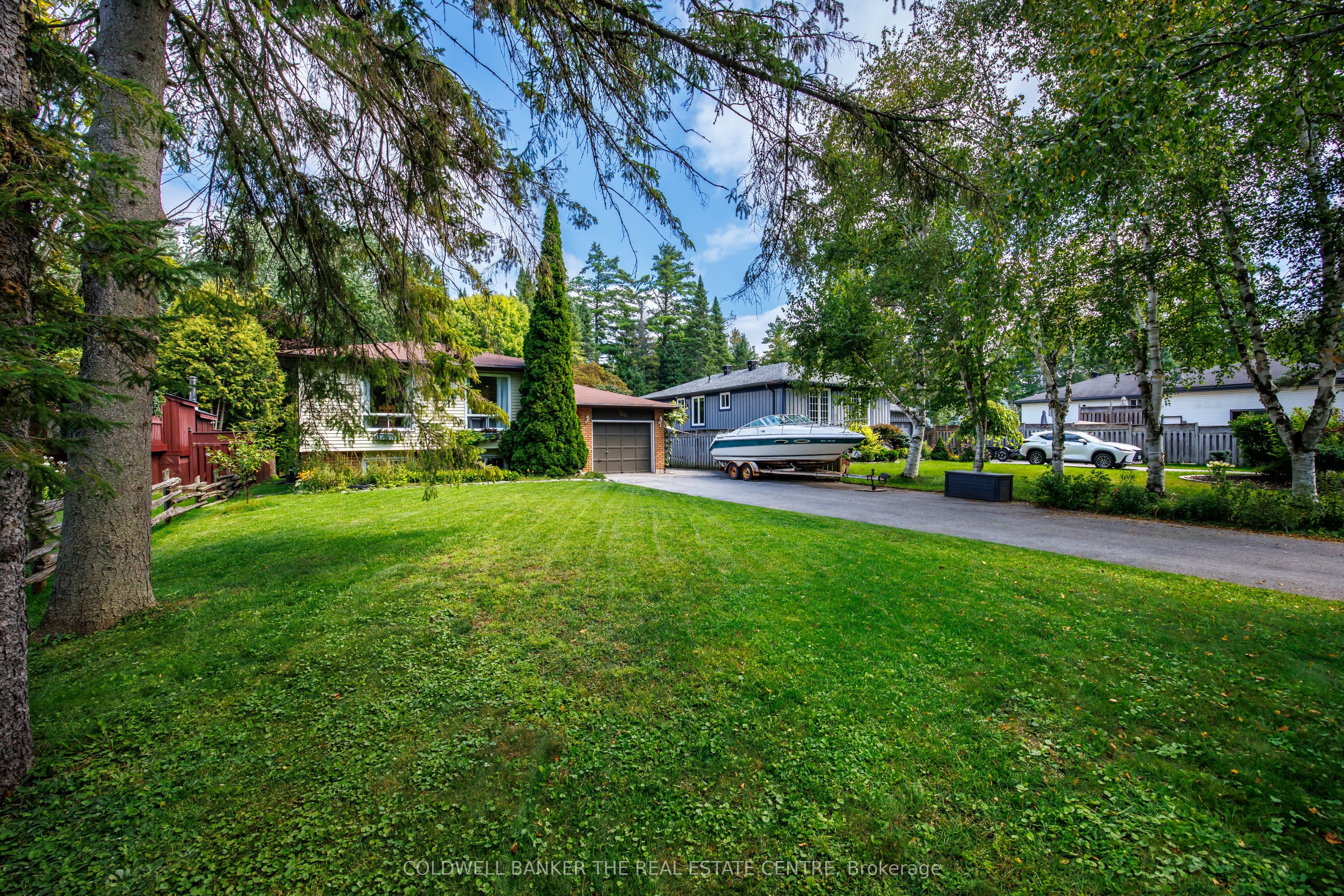 3211 Cowan Avenue, Innisfil, ON L9S 2K2