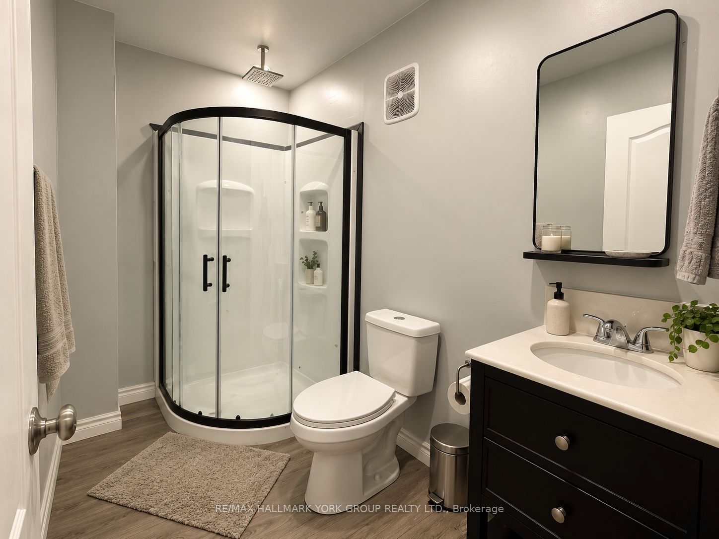 22 Thorne Lane Studio, Markham, ON L3T 5K5 photo 5