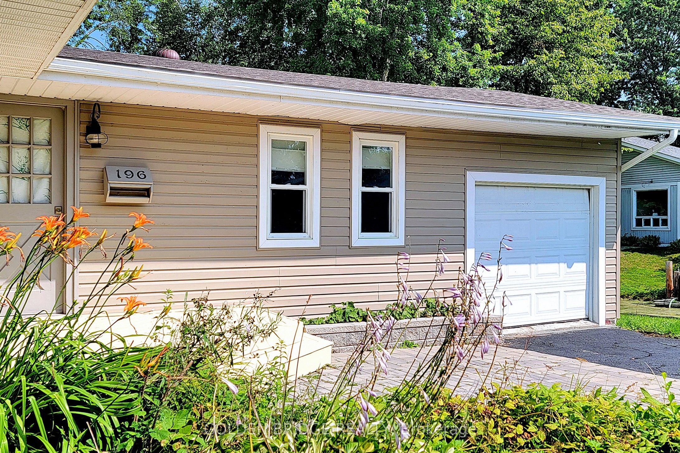 196 South Channel Drive, Georgina, ON L4P 2N3 photo 2