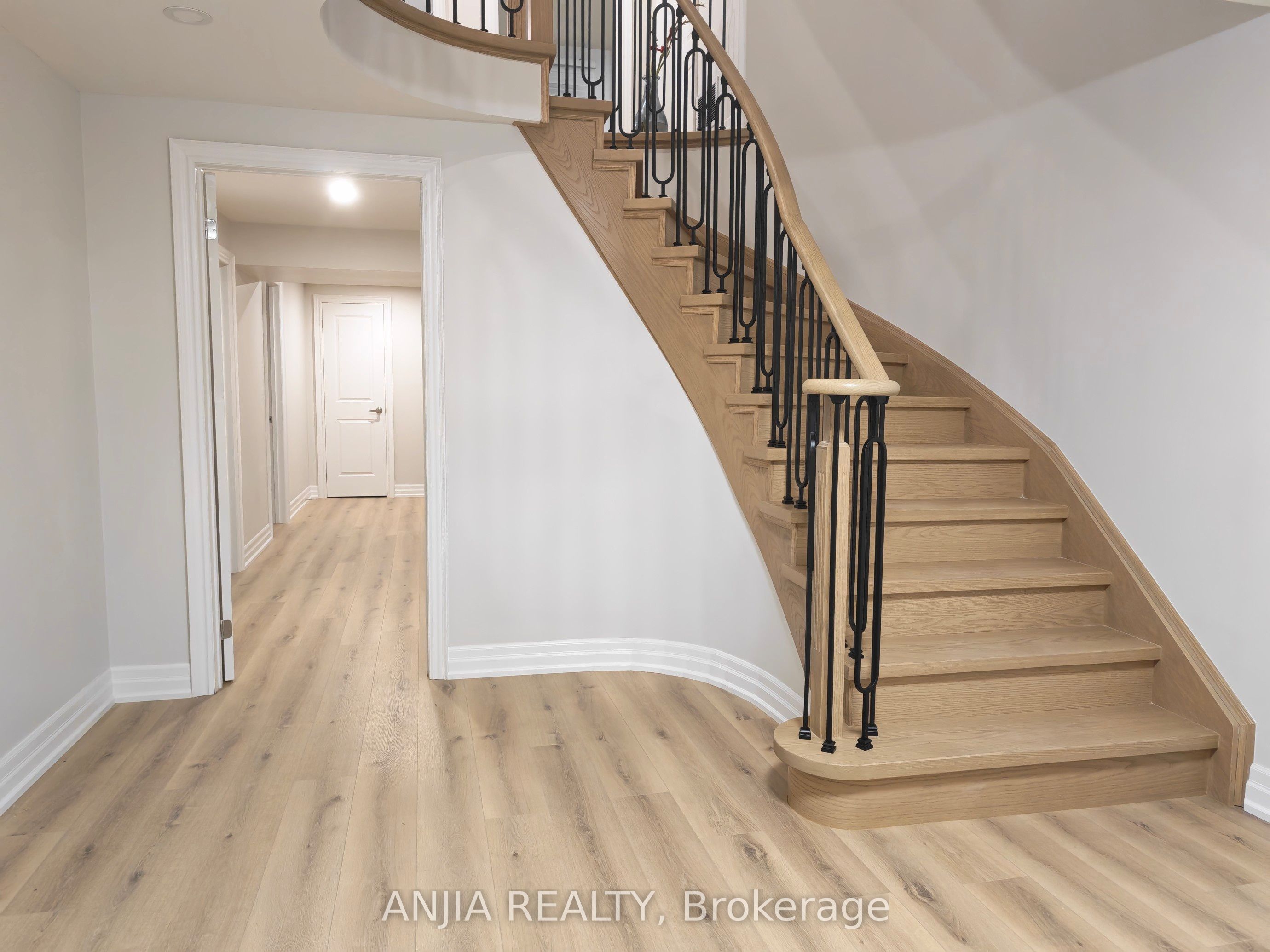 5 Janna Court Basement #3, Markham, ON L3R 8Z3 photo 2
