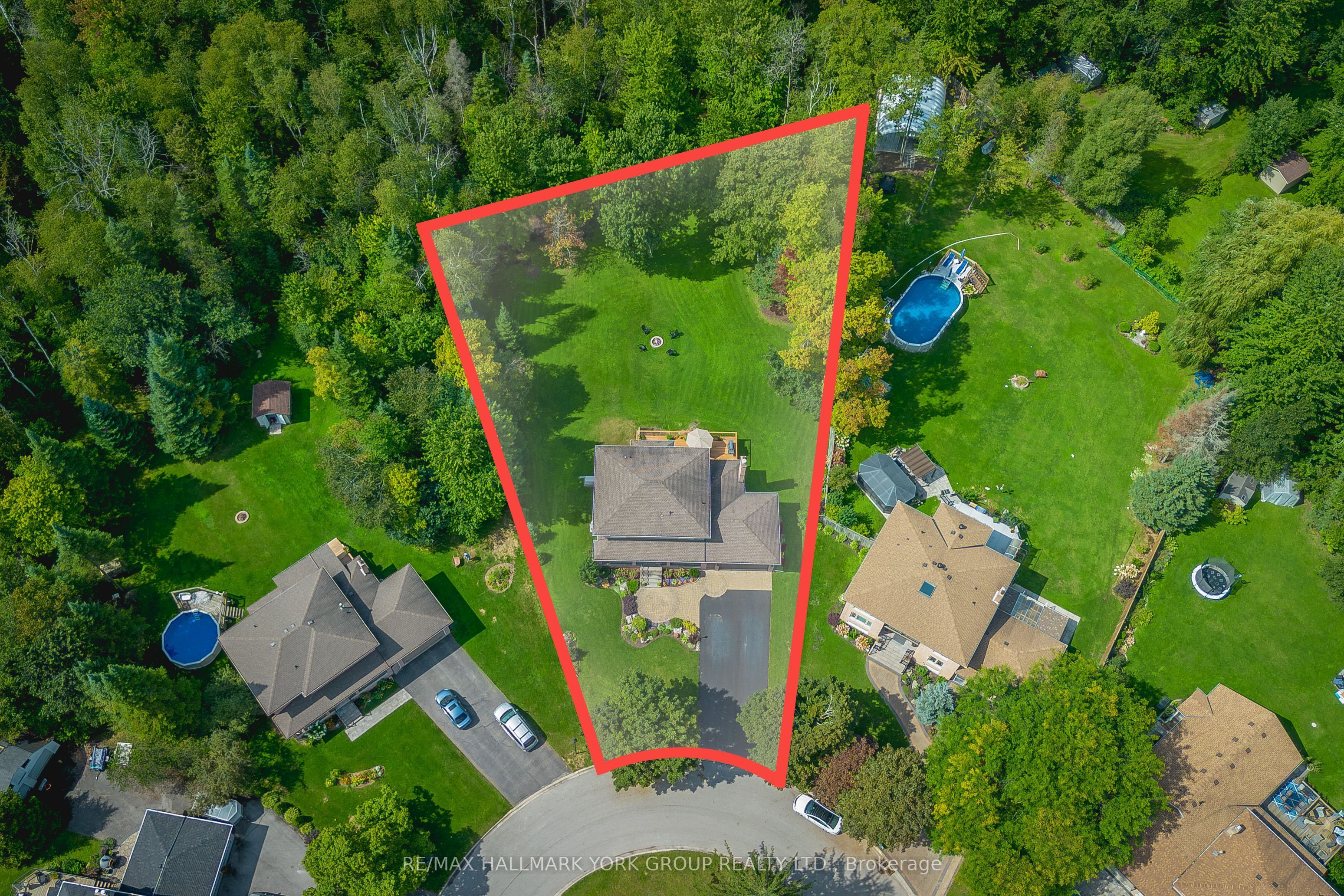 34 Amberglen Court, East Gwillimbury, ON L9N 1J6 photo 3