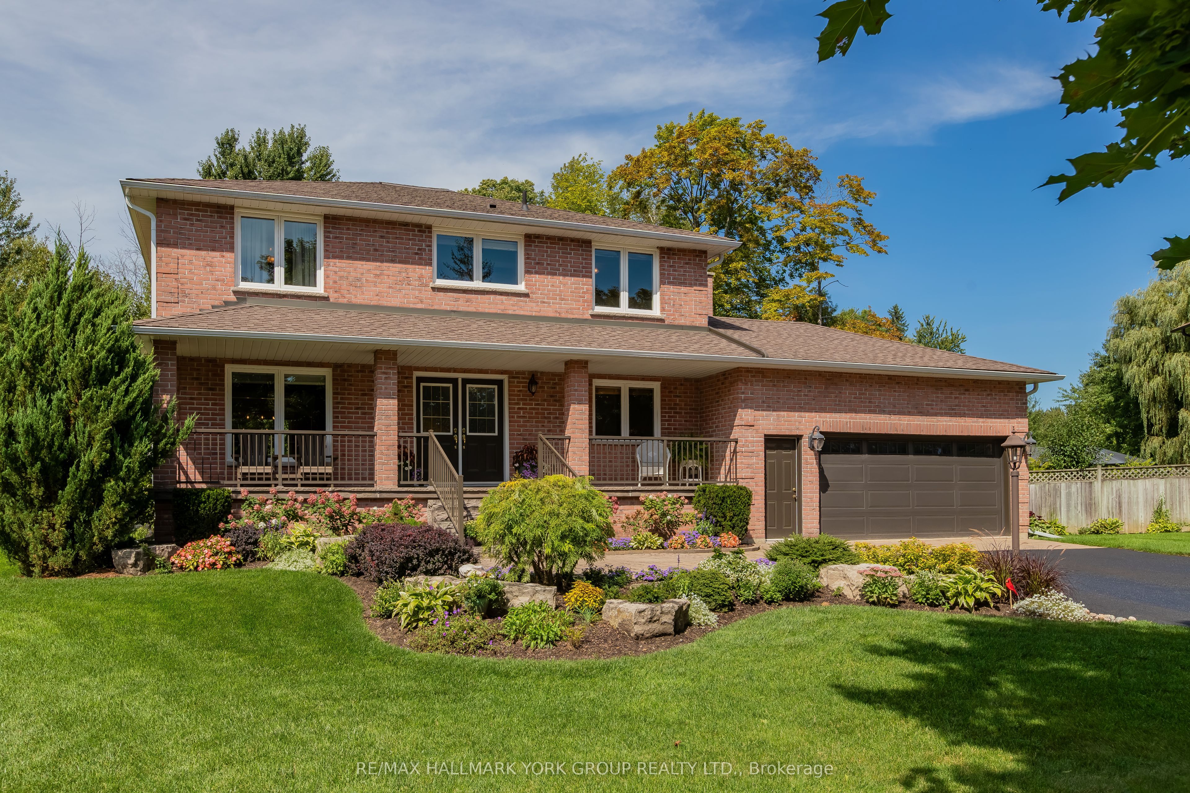 34 Amberglen Court, East Gwillimbury, ON L9N 1J6 photo 4
