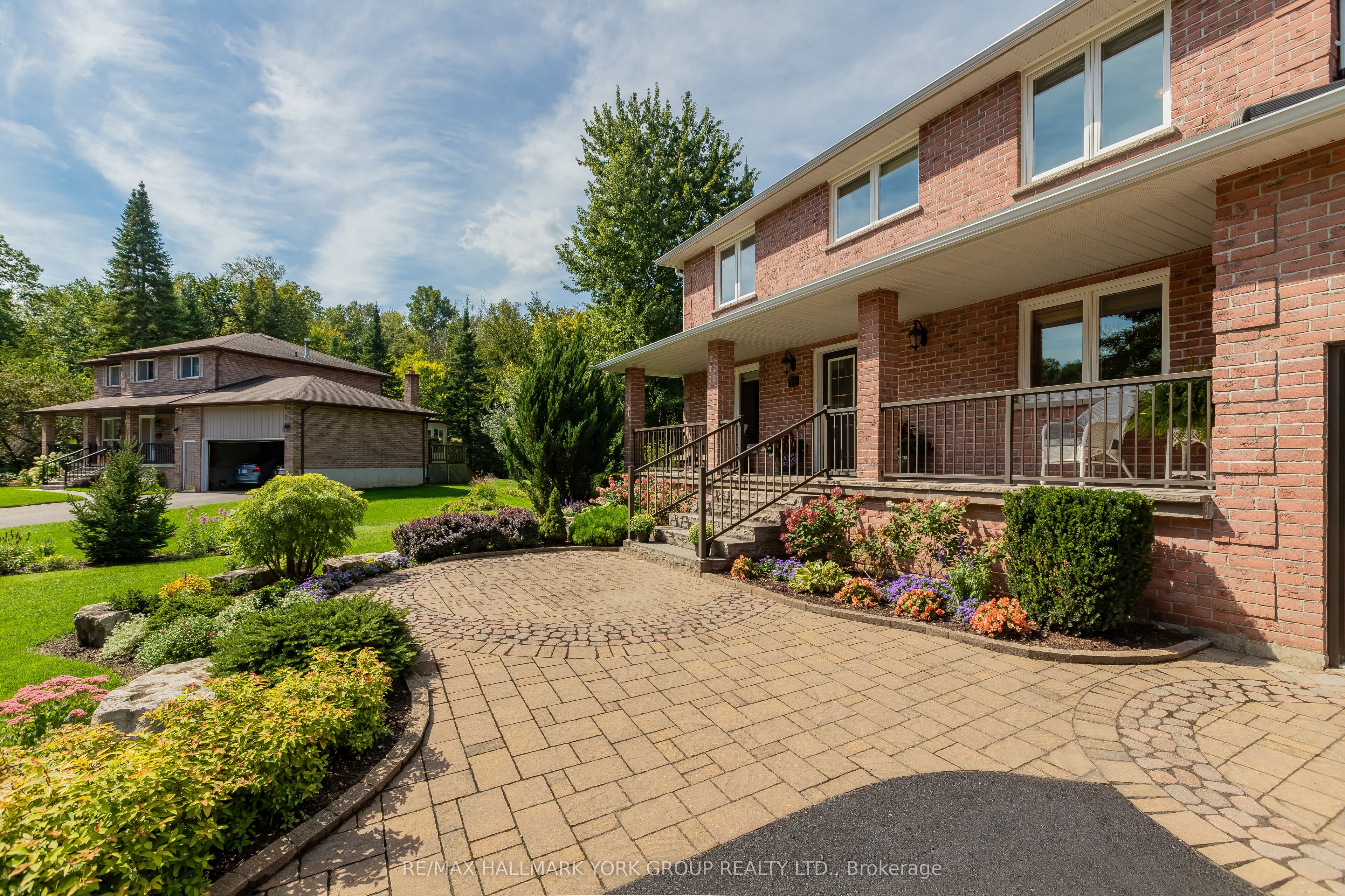 34 Amberglen Court, East Gwillimbury, ON L9N 1J6 photo 5