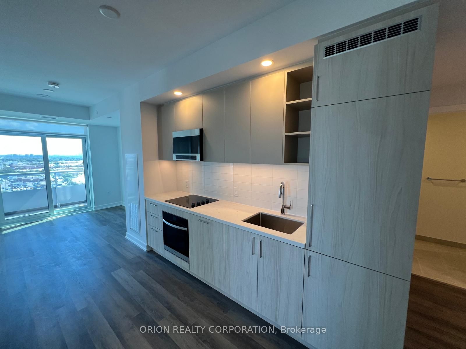 5 Meadowdale Road 1502, Vaughan, ON L4K 0C7 photo 2