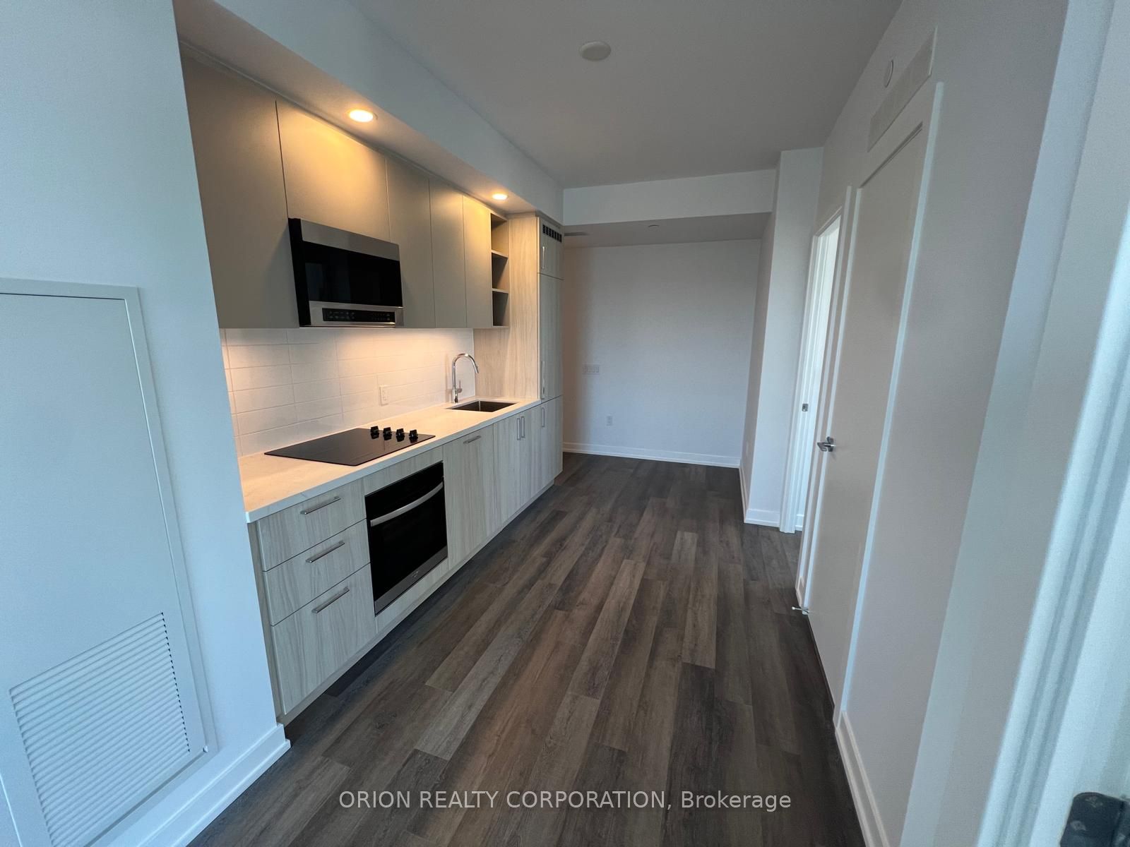 5 Meadowdale Road 1502, Vaughan, ON L4K 0C7 photo 4