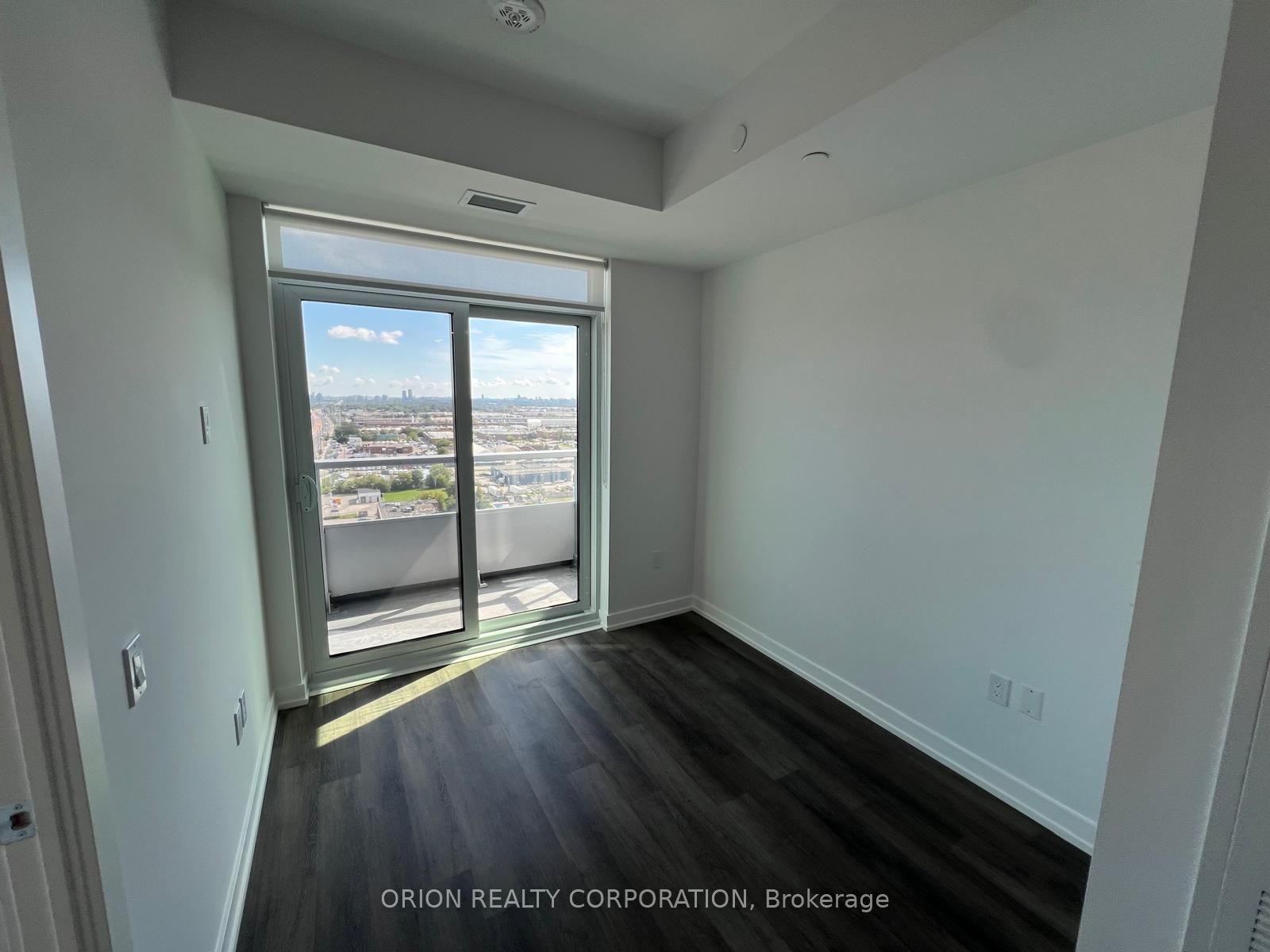 5 Meadowdale Road 1502, Vaughan, ON L4K 0C7 photo 5