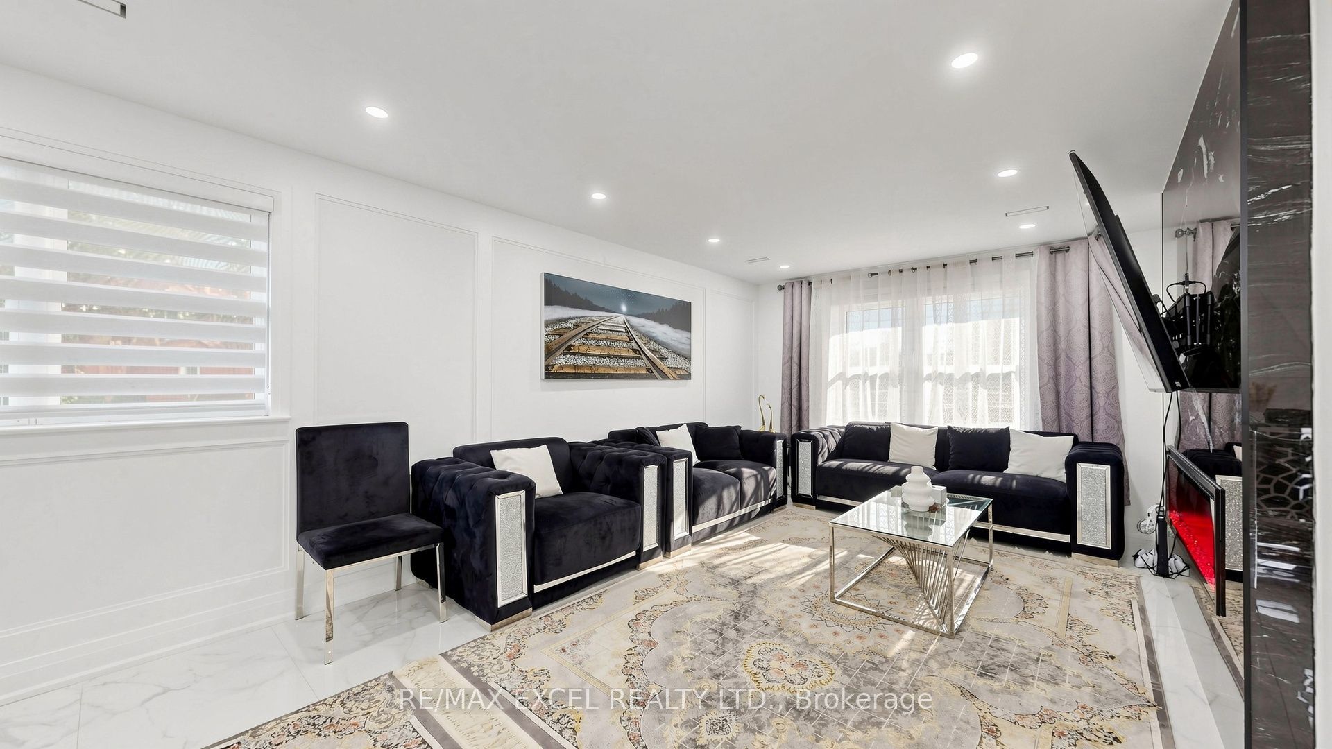 332 Dixon Boulevard, Newmarket, ON L3Y 4V6 photo 4