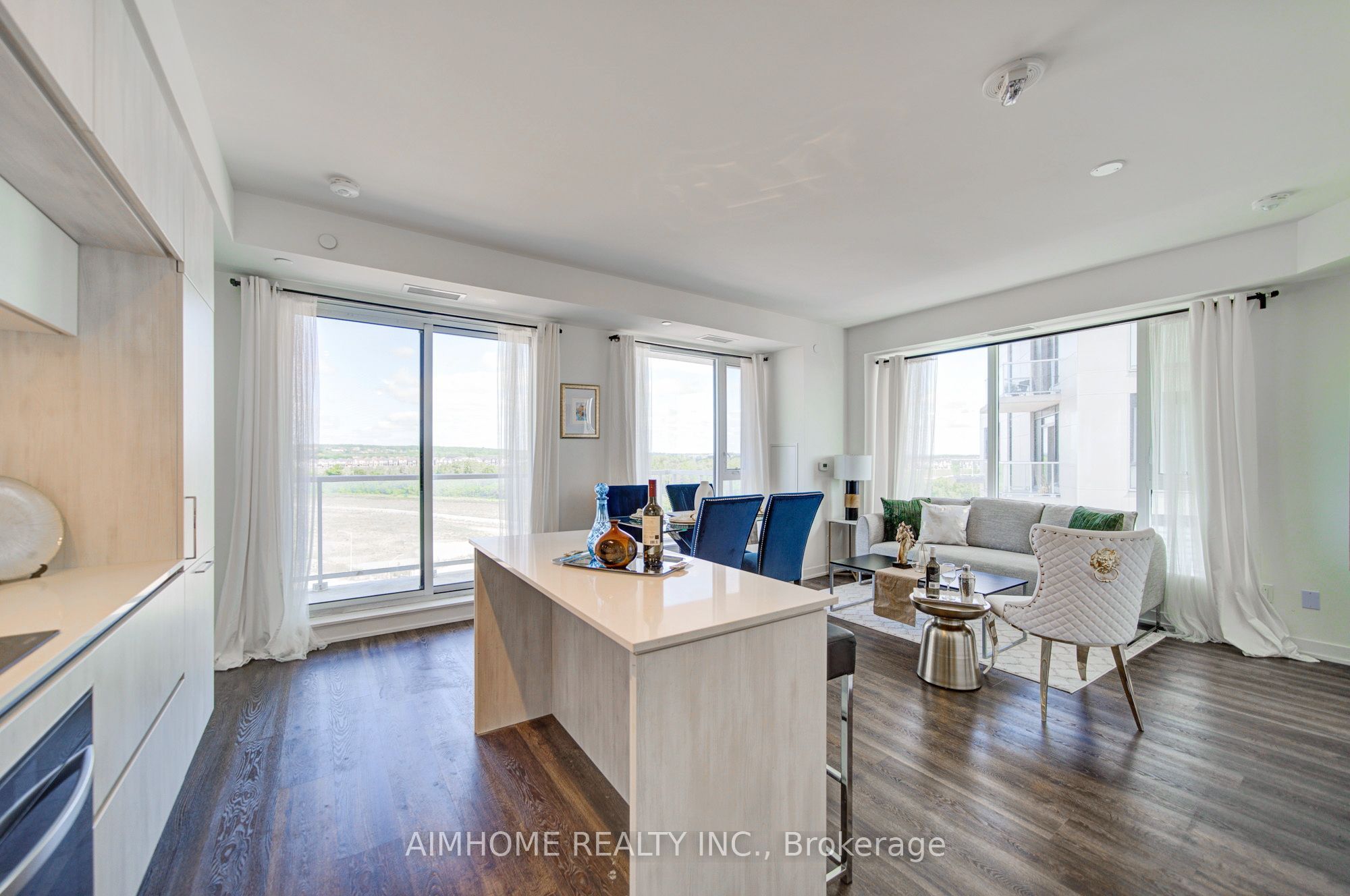 2 David Eyer Road E 829, Richmond Hill, ON L4S 0N6 photo 2