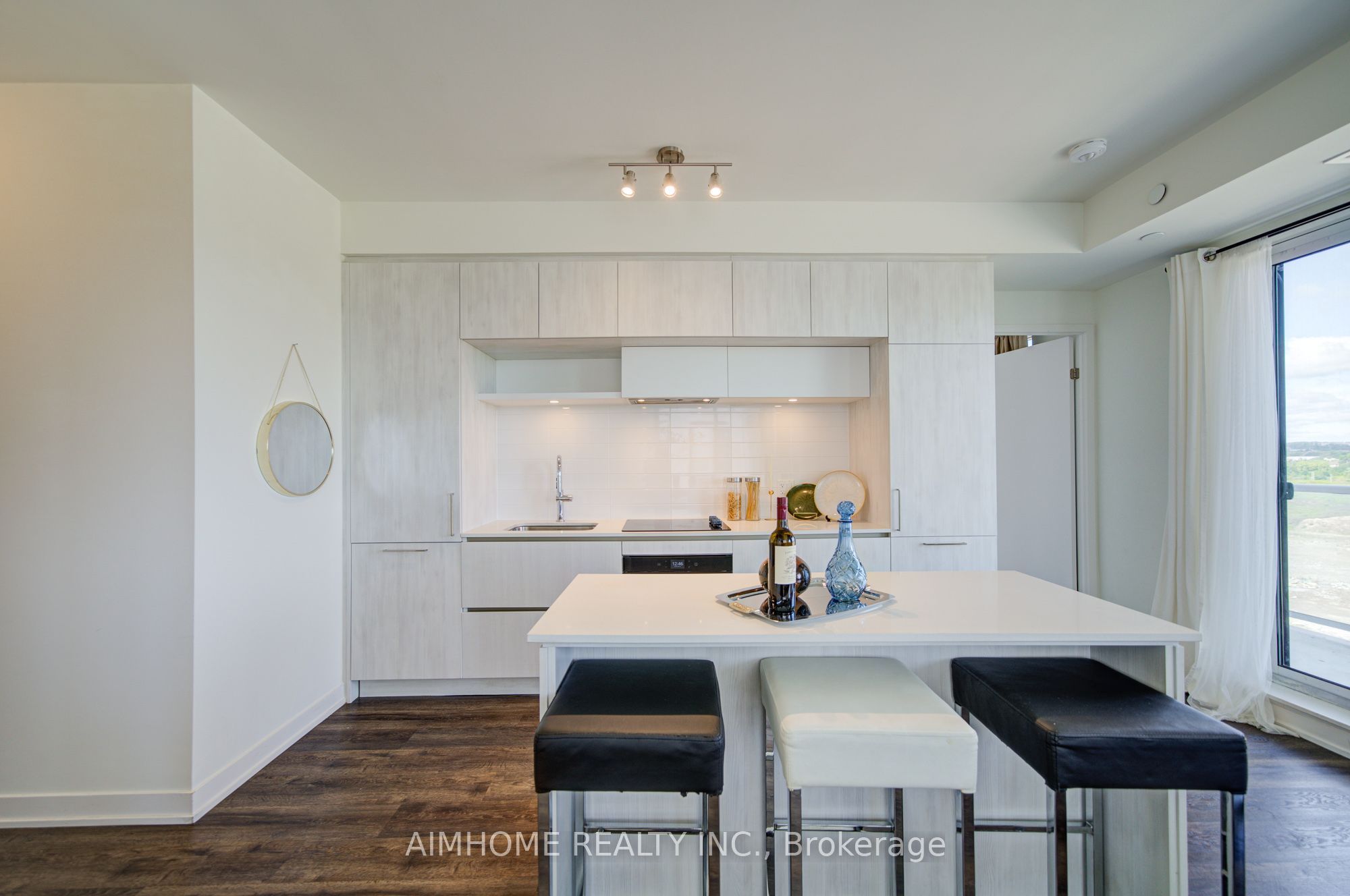 2 David Eyer Road E 829, Richmond Hill, ON L4S 0N6 photo 3
