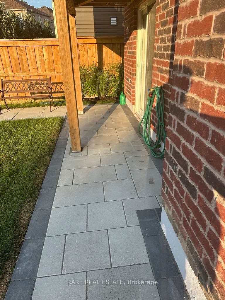 114 B Wood Crescent, Essa, ON L3W 0M5 photo 3
