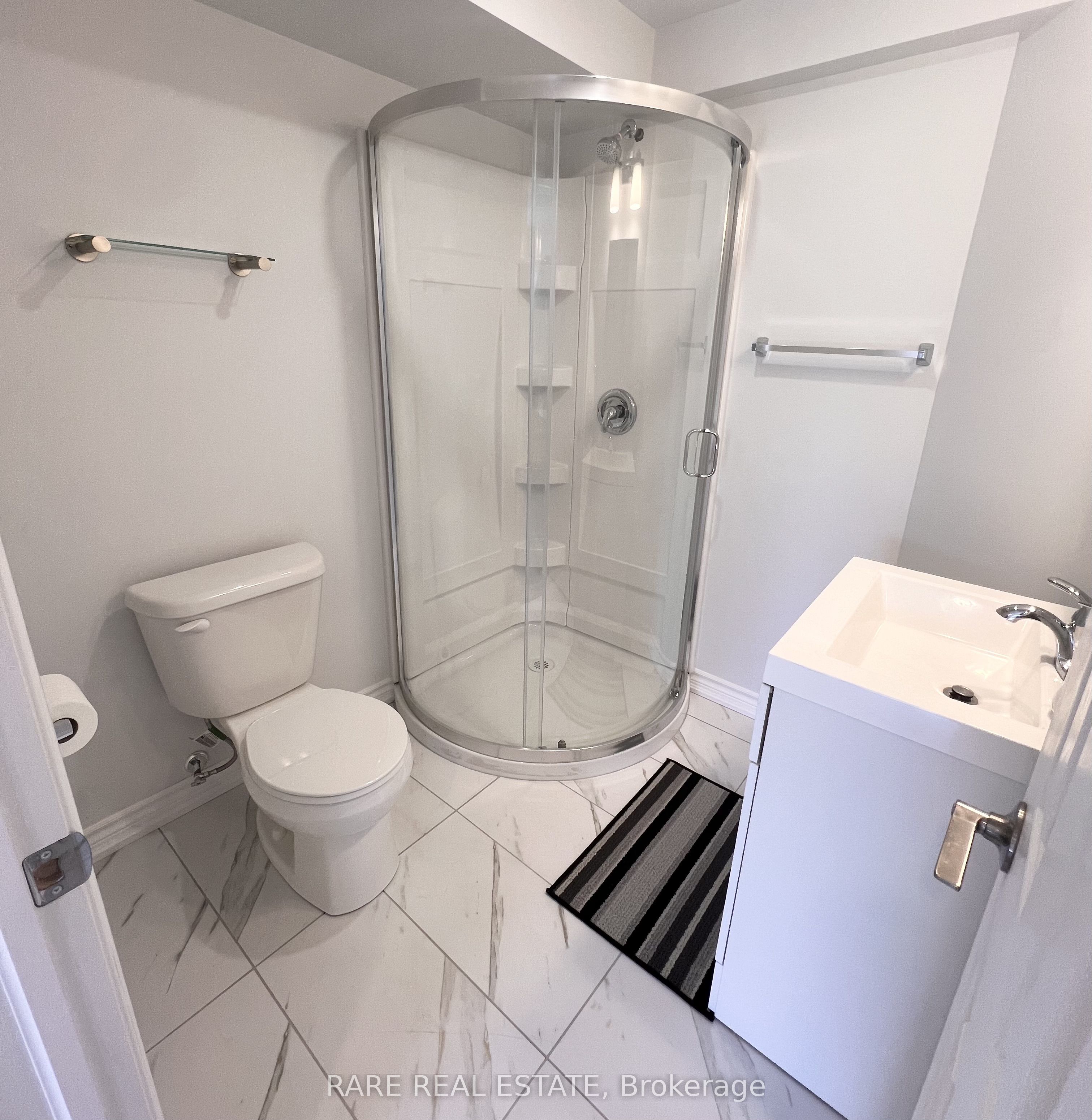 114 B Wood Crescent, Essa, ON L3W 0M5 photo 4