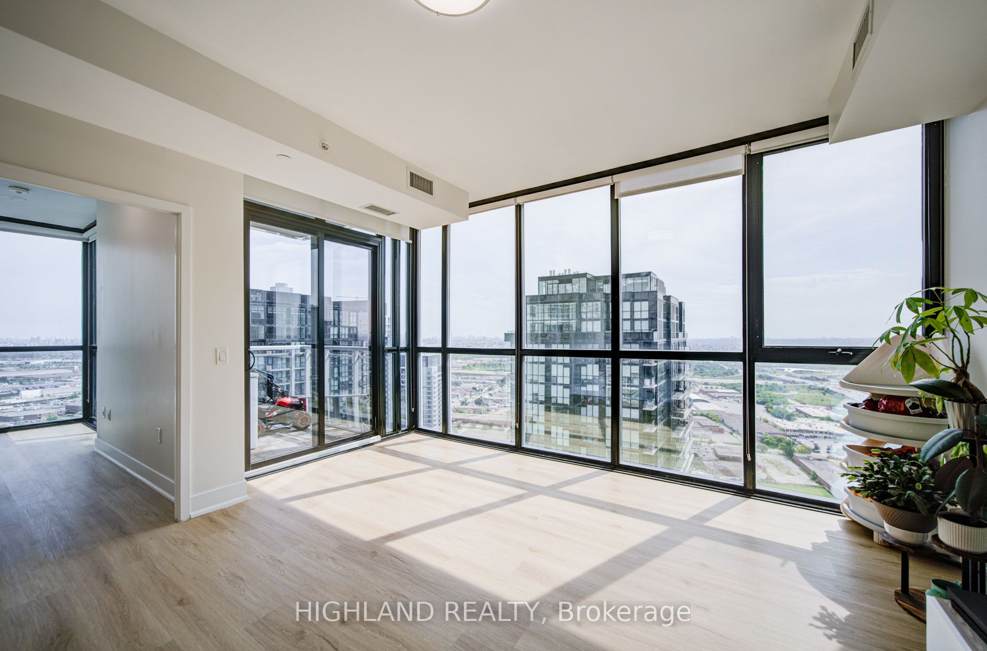 2916 Highway 7 3602, Vaughan, ON L4K 0K6 photo 3