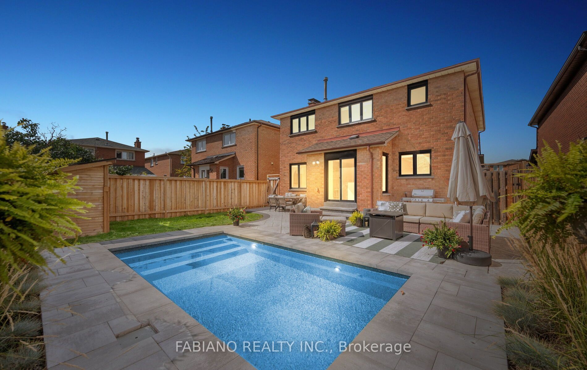 29 Diamond Street, Vaughan, ON L4L 6E7 photo 2
