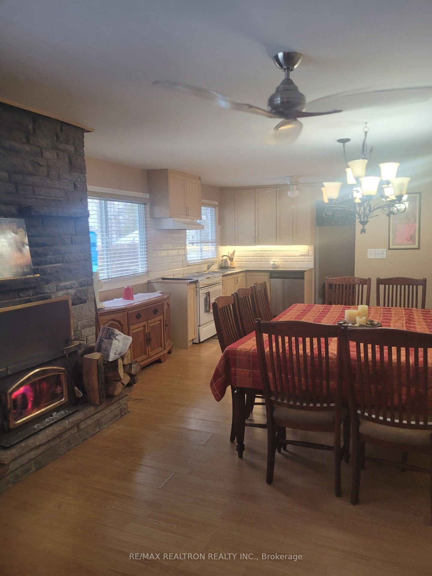 3944 Lakeview Road, Innisfil, ON L9S 2V5 photo 2