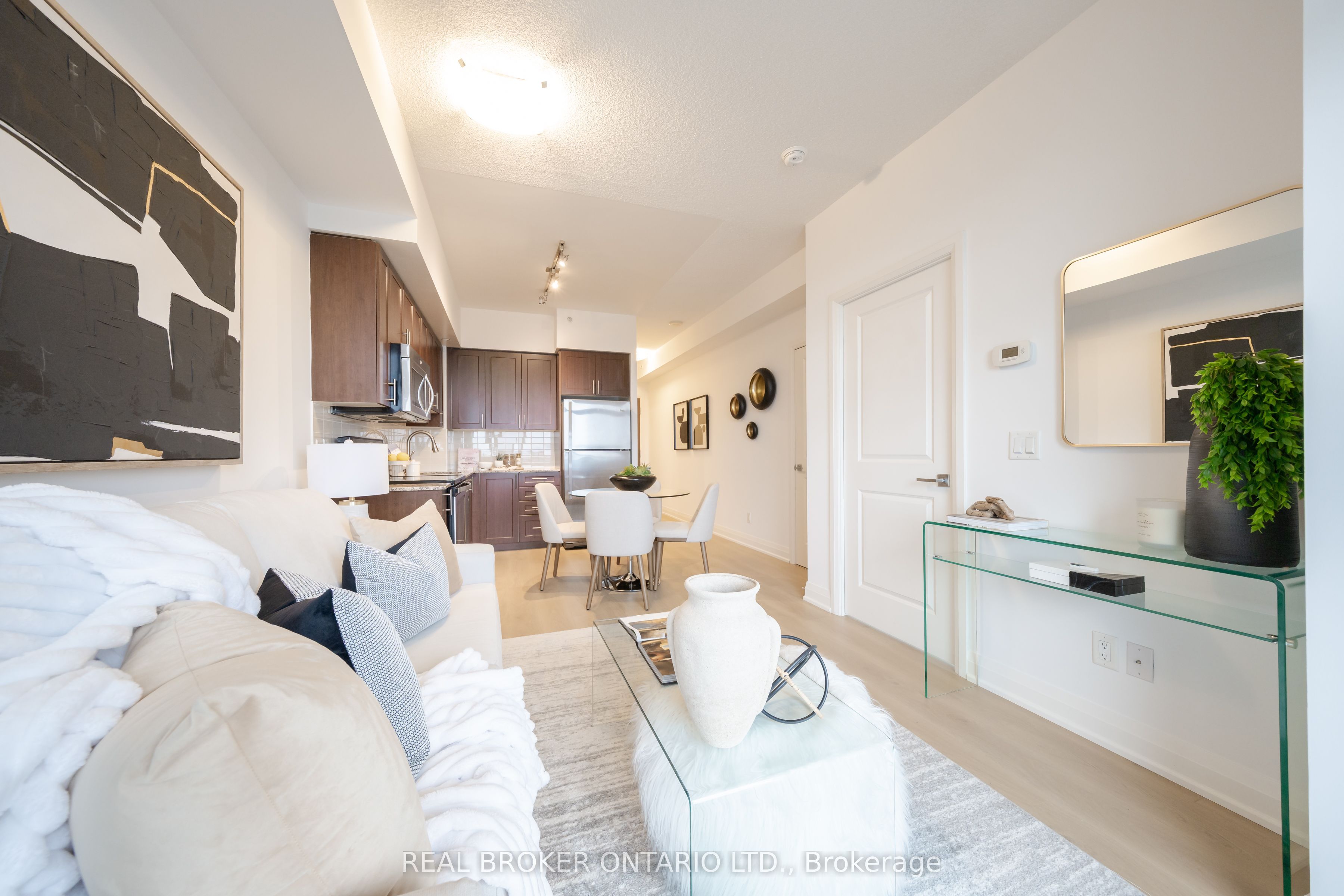 85 North Park Road 1214, Vaughan, ON L4J 0H9 photo 4