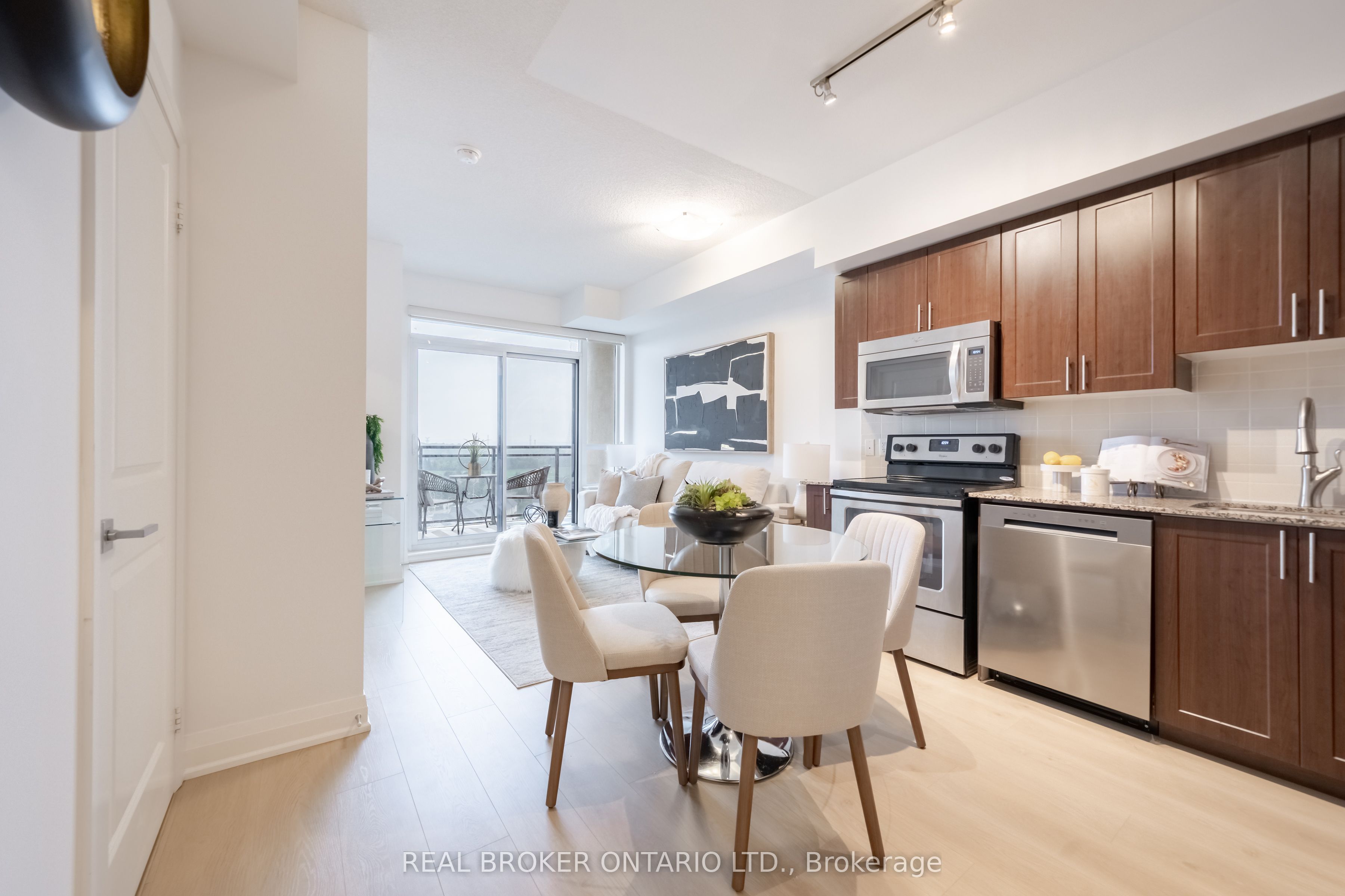 85 North Park Road 1214, Vaughan, ON L4J 0H9 photo 5