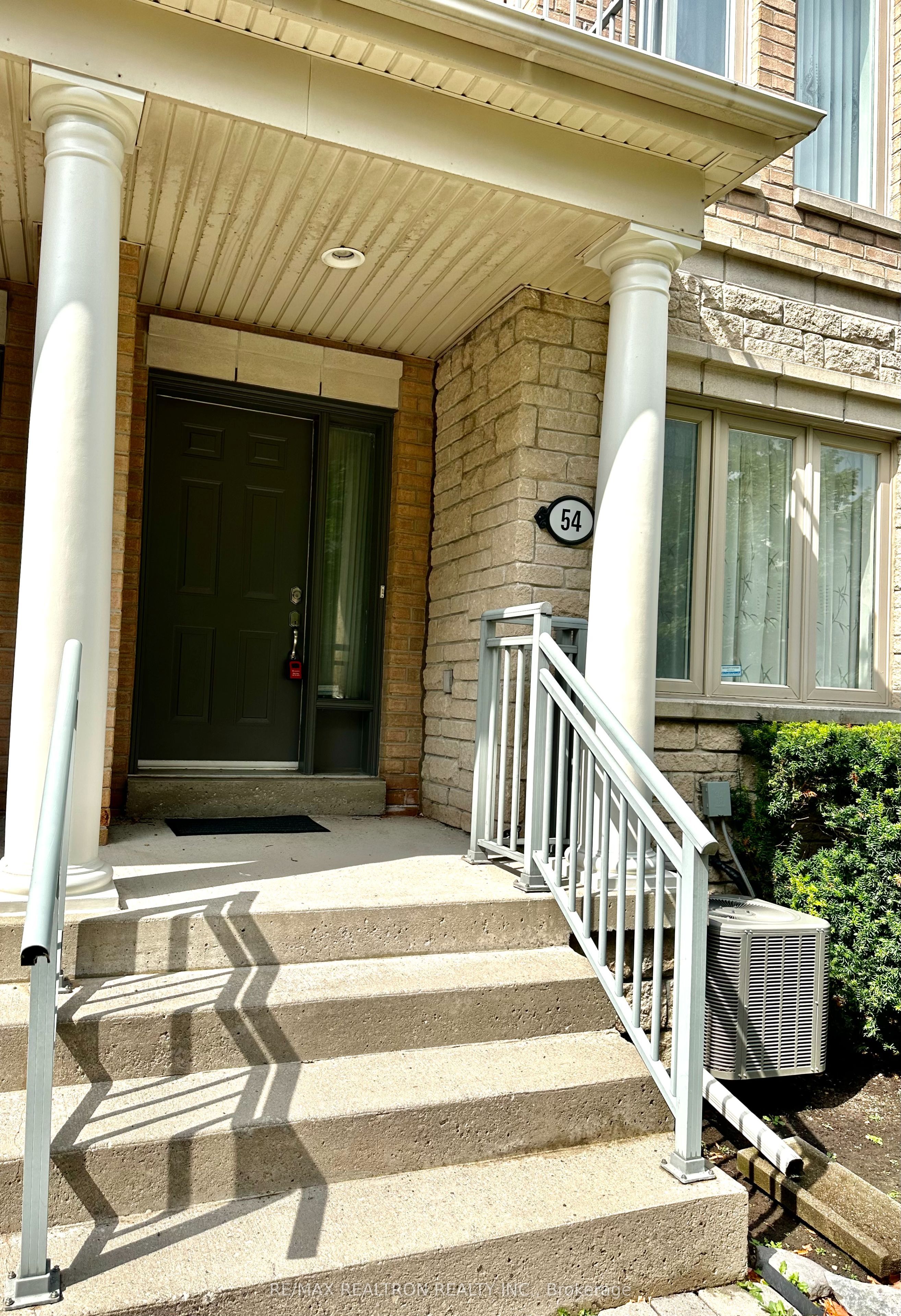54 Times Avenue, Markham, ON L3T 7Y1 photo 2