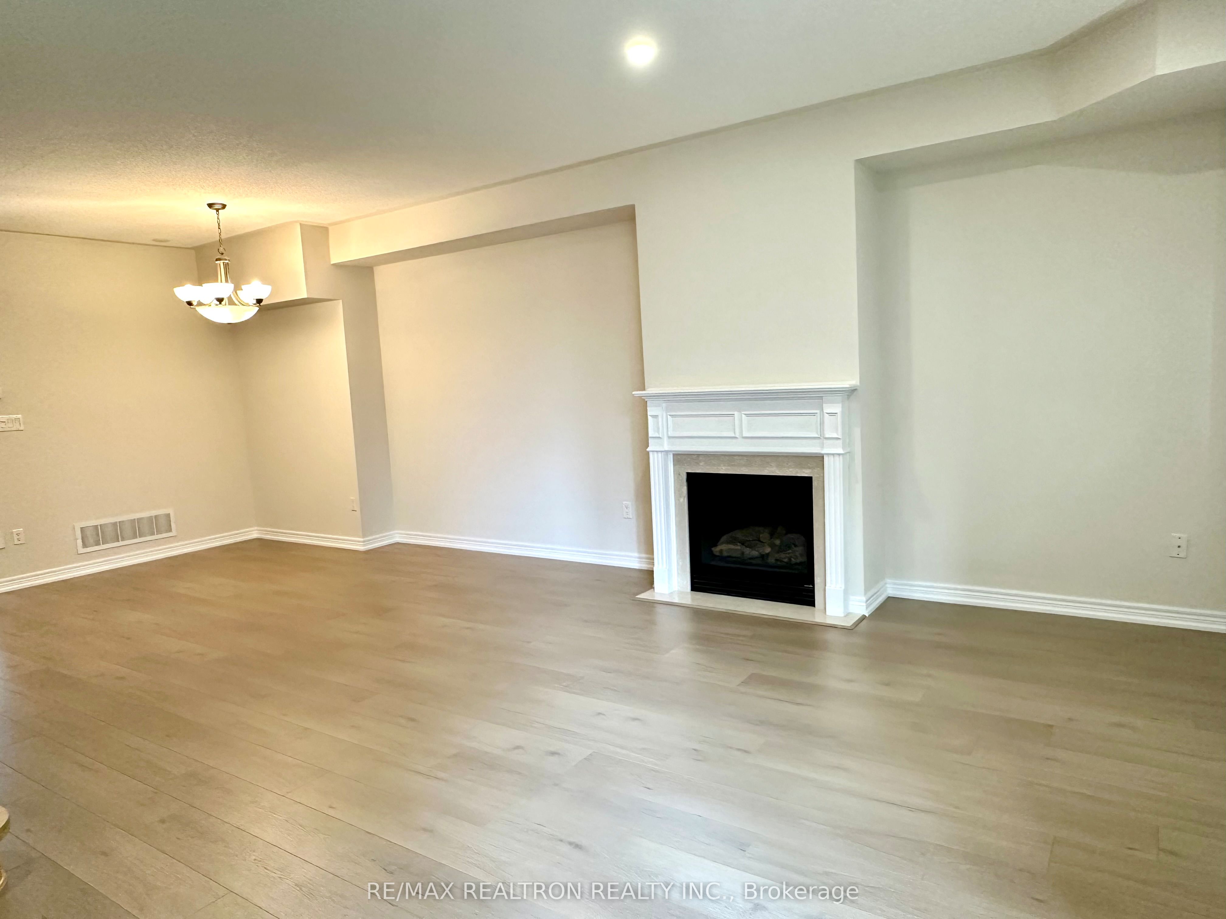 54 Times Avenue, Markham, ON L3T 7Y1 photo 4