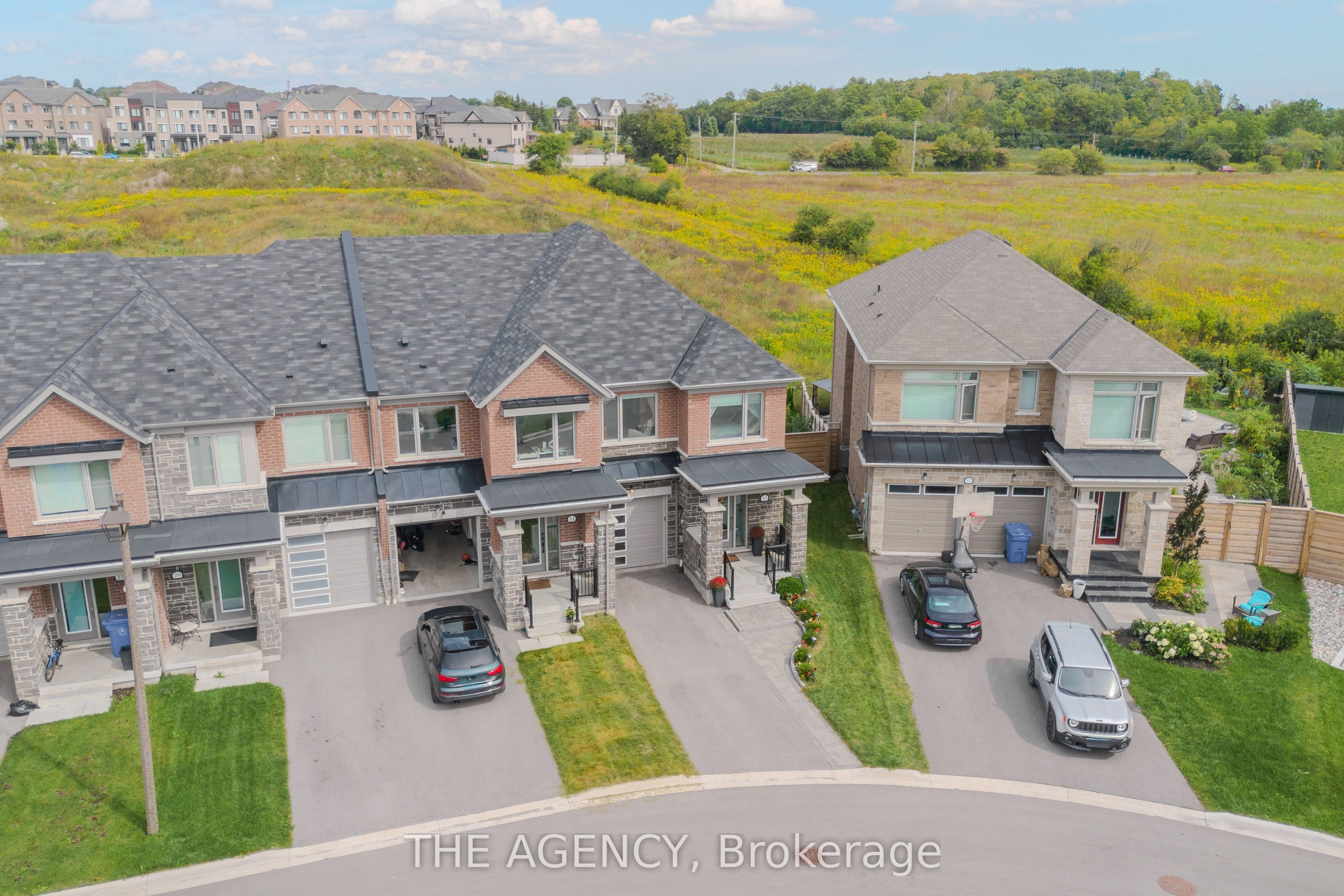 33 Flower Garden Trail, Whitchurch-Stouffville, ON L4A 4V4 photo 3
