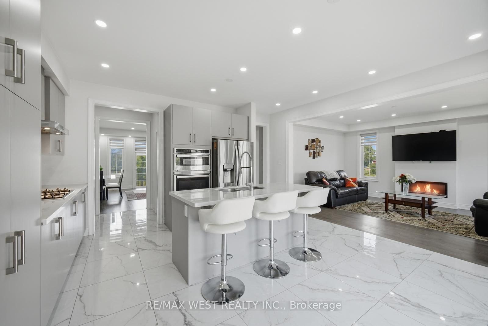 16 Great Railway Court, Vaughan, ON L4H 5E9 photo 3