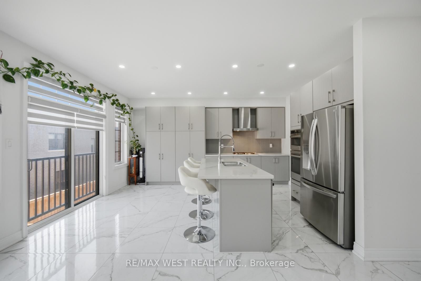 16 Great Railway Court, Vaughan, ON L4H 5E9 photo 4