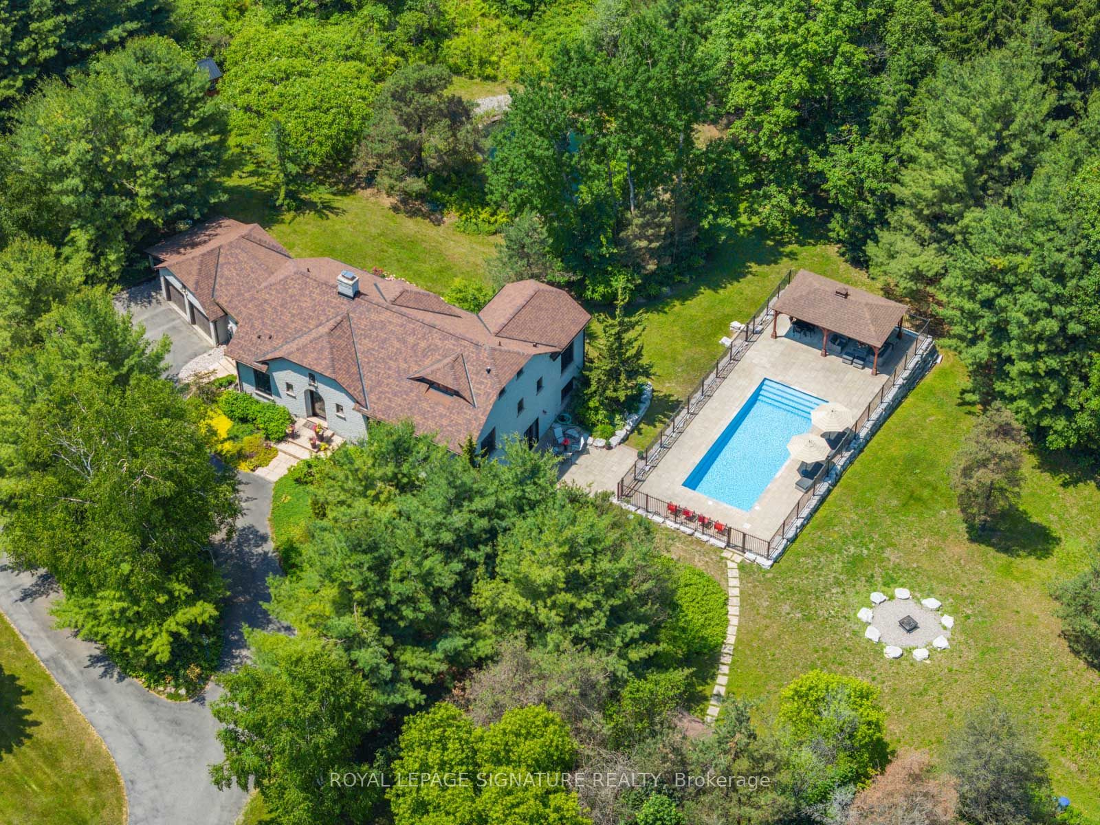 30 Kingswood Drive, King, ON L7B 1K8