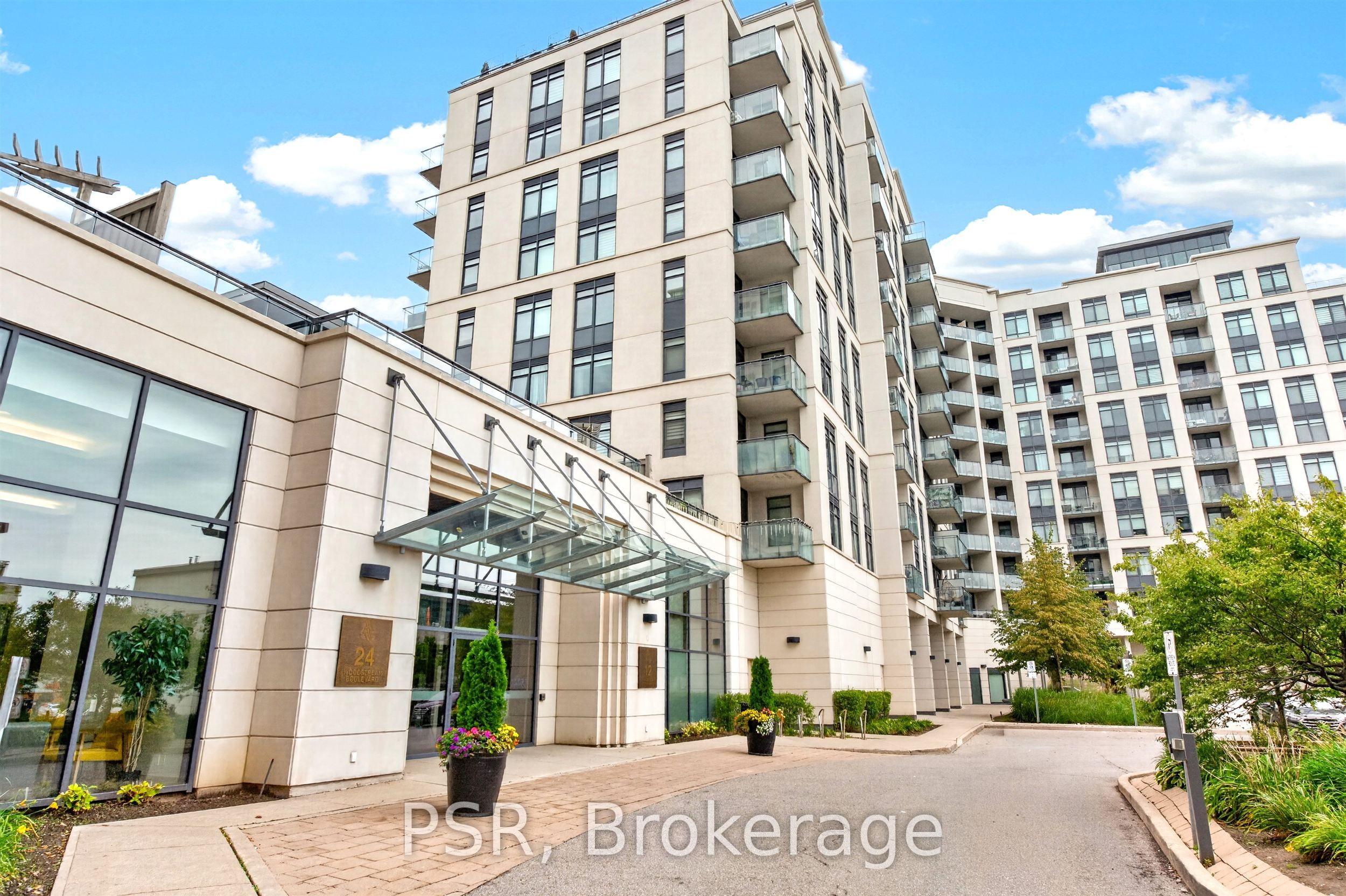 12 Woodstream Boulevard 717, Vaughan, ON L4L 8C3 photo 2
