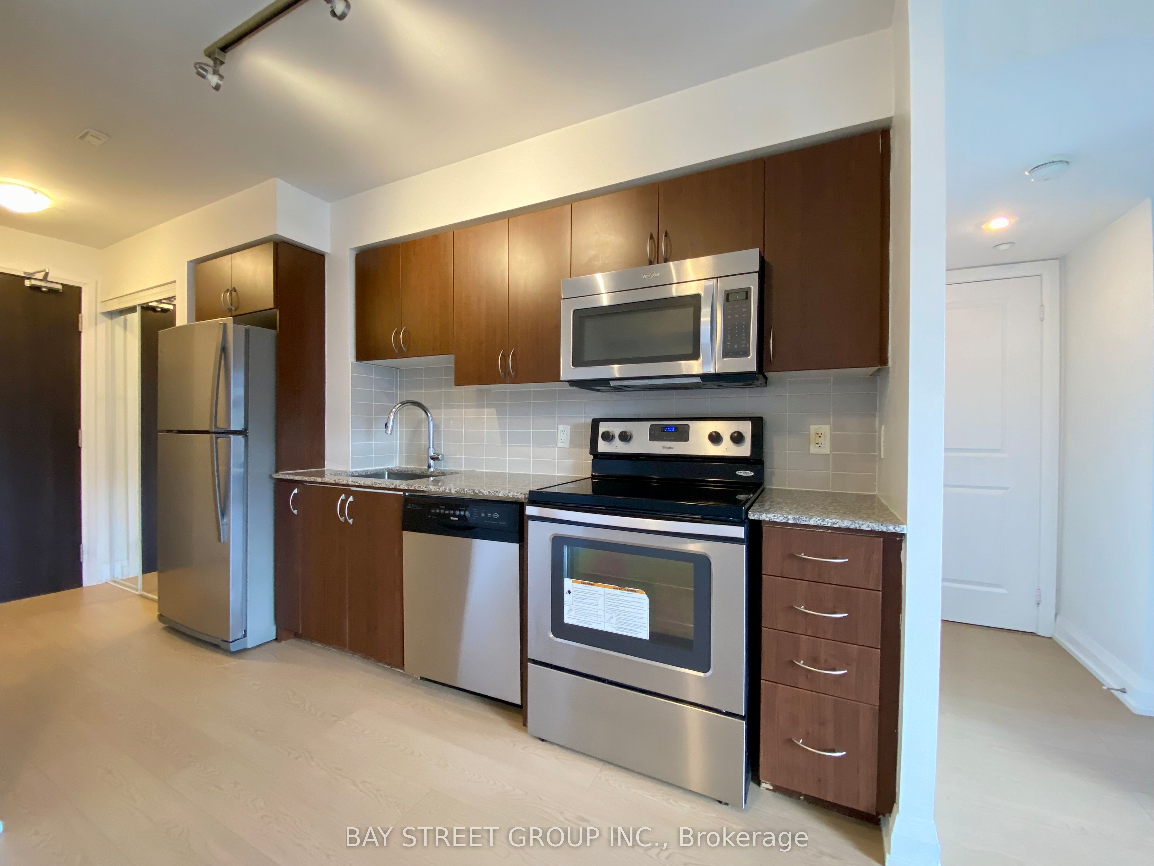 370 Highway 7 E 925, Richmond Hill, ON L4B 0C4 photo 5