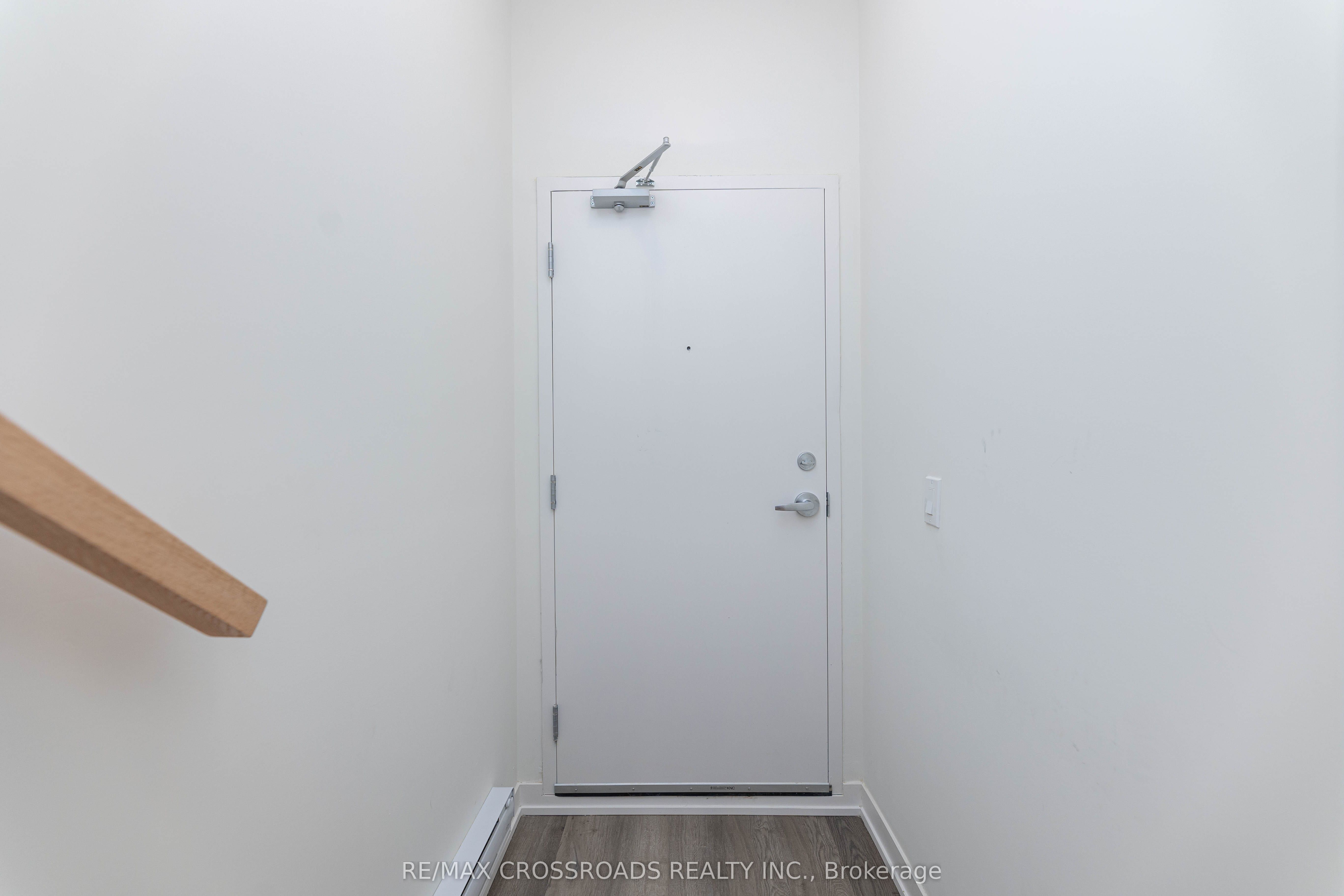 11 David Eyer Road 1503, Richmond Hill, ON L4S 0N3 photo 4