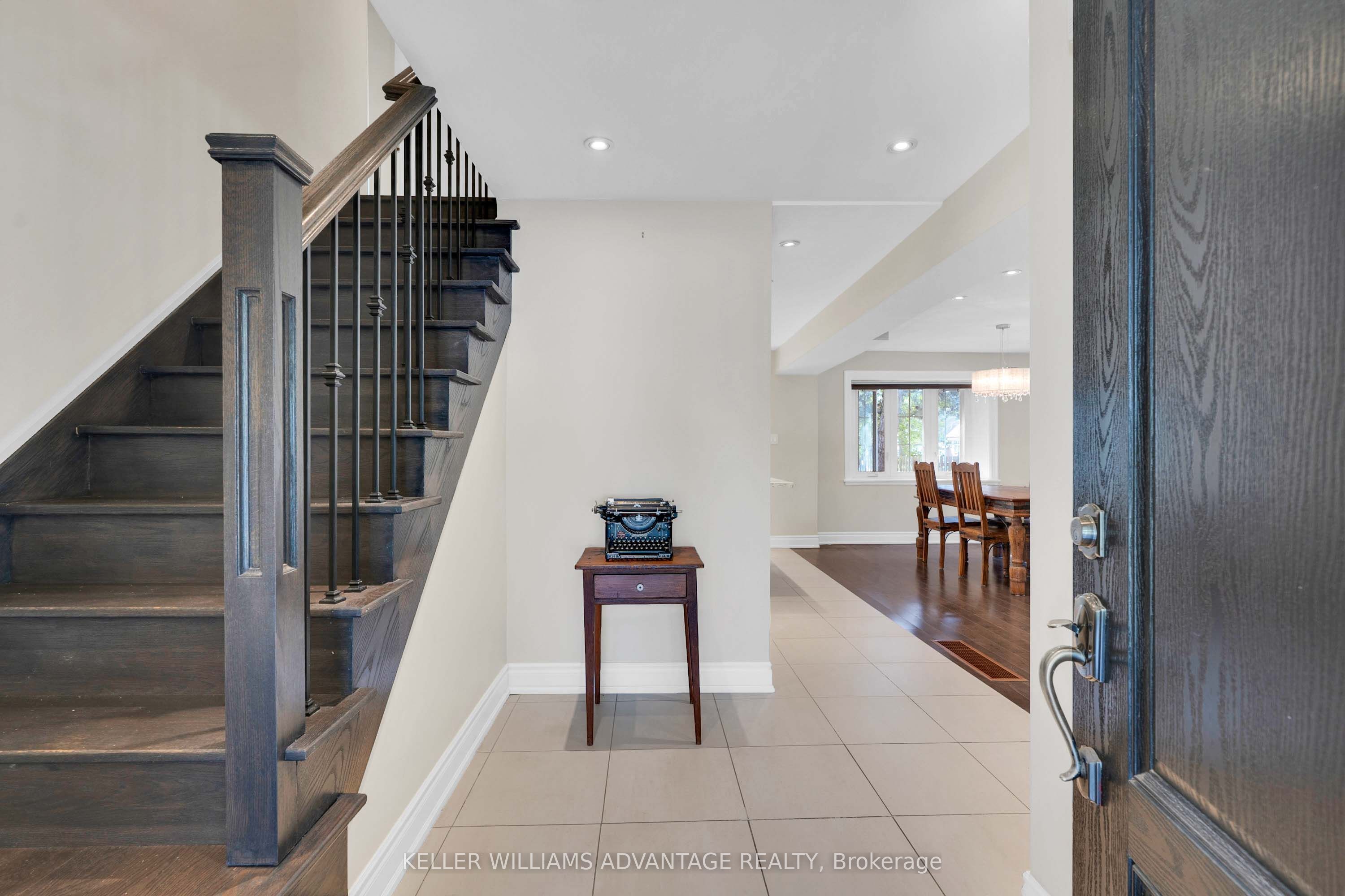 108 Roseview Avenue, Richmond Hill, ON L4C 1E1 photo 3