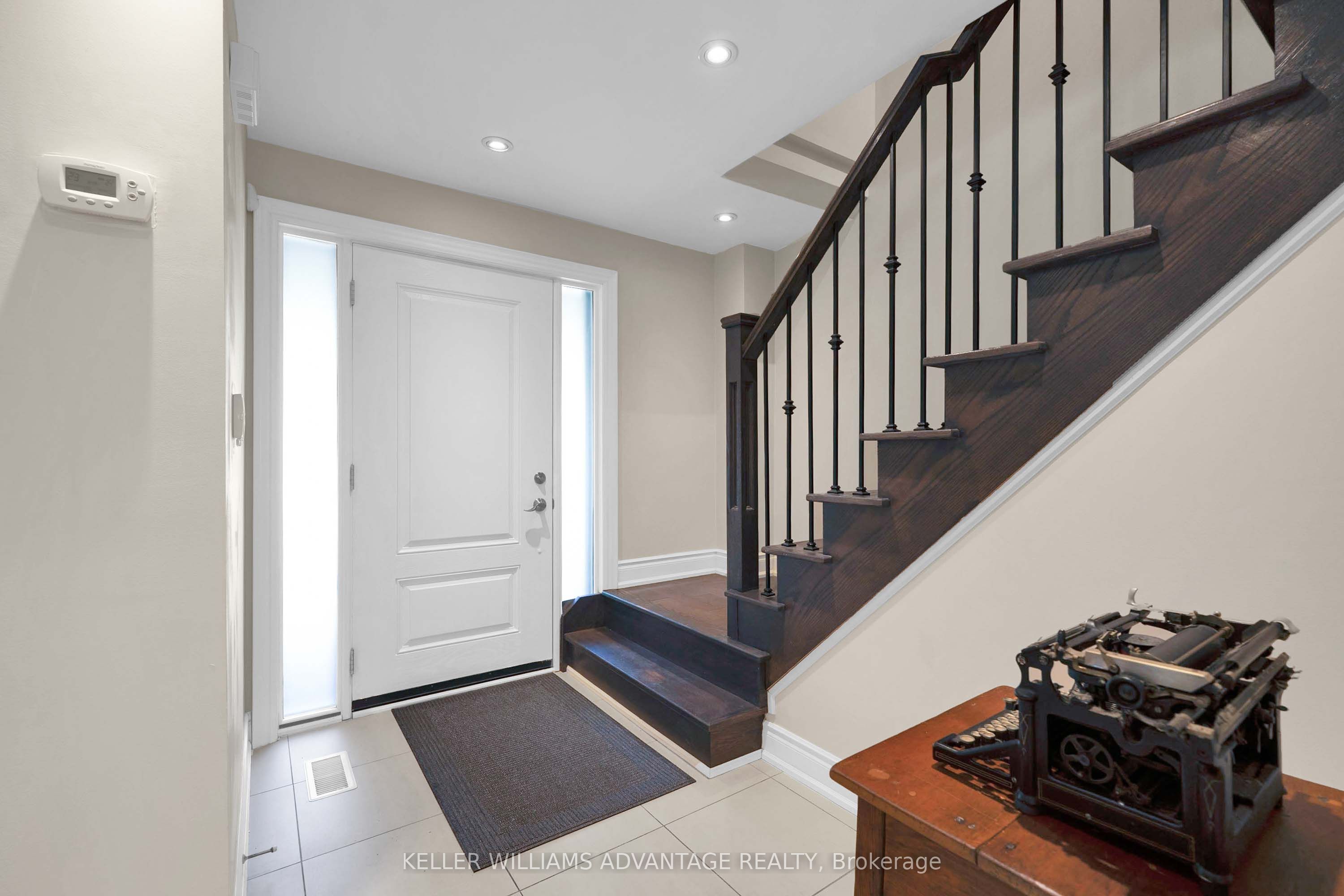 108 Roseview Avenue, Richmond Hill, ON L4C 1E1 photo 4