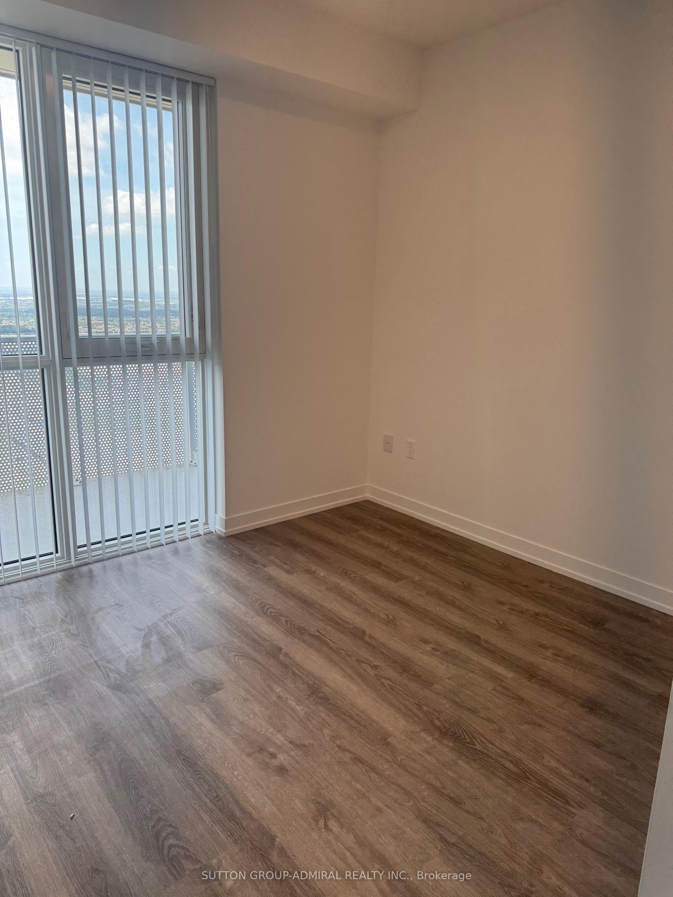 195 Commerce Street 4910, Vaughan, ON L4K 0P9 photo 2