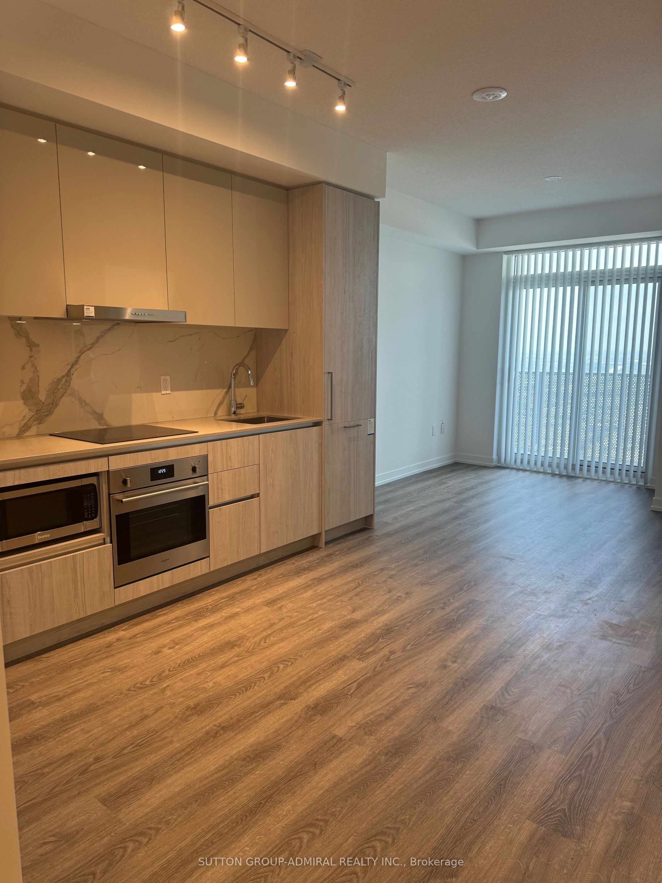 195 Commerce Street 4910, Vaughan, ON L4K 0P9 photo 5