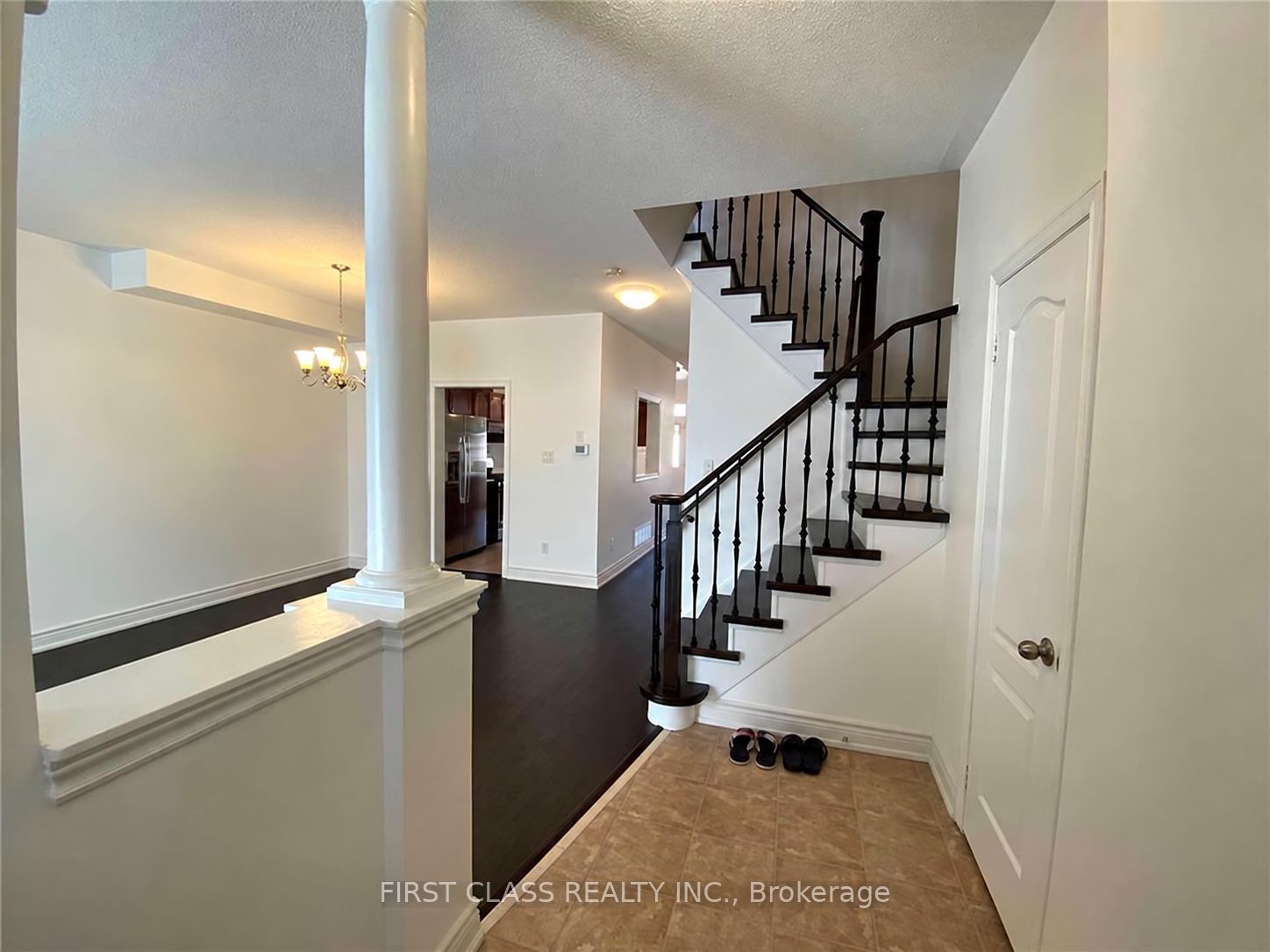 8 Catalina Crescent, Richmond Hill, ON L4S 2G2 photo 2